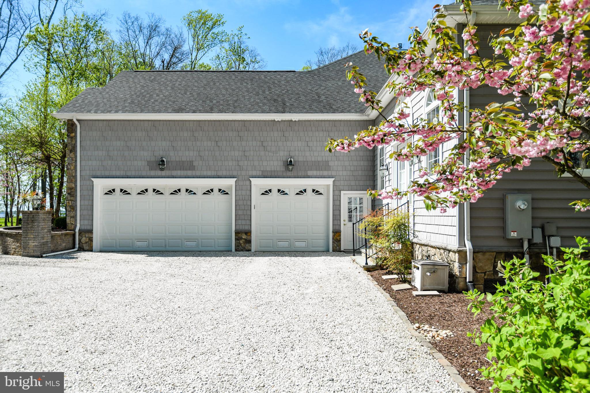 INDIAN CREEK - Residential