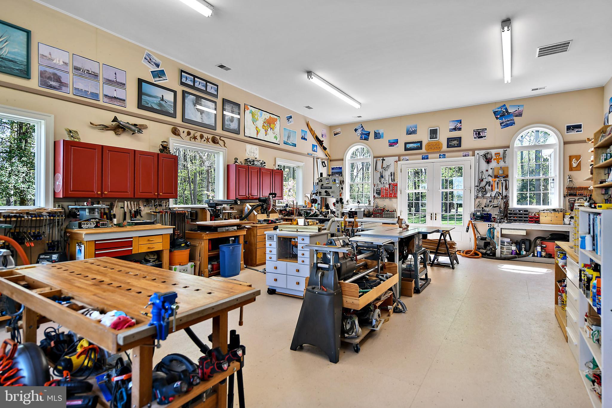 INDIAN CREEK - Residential