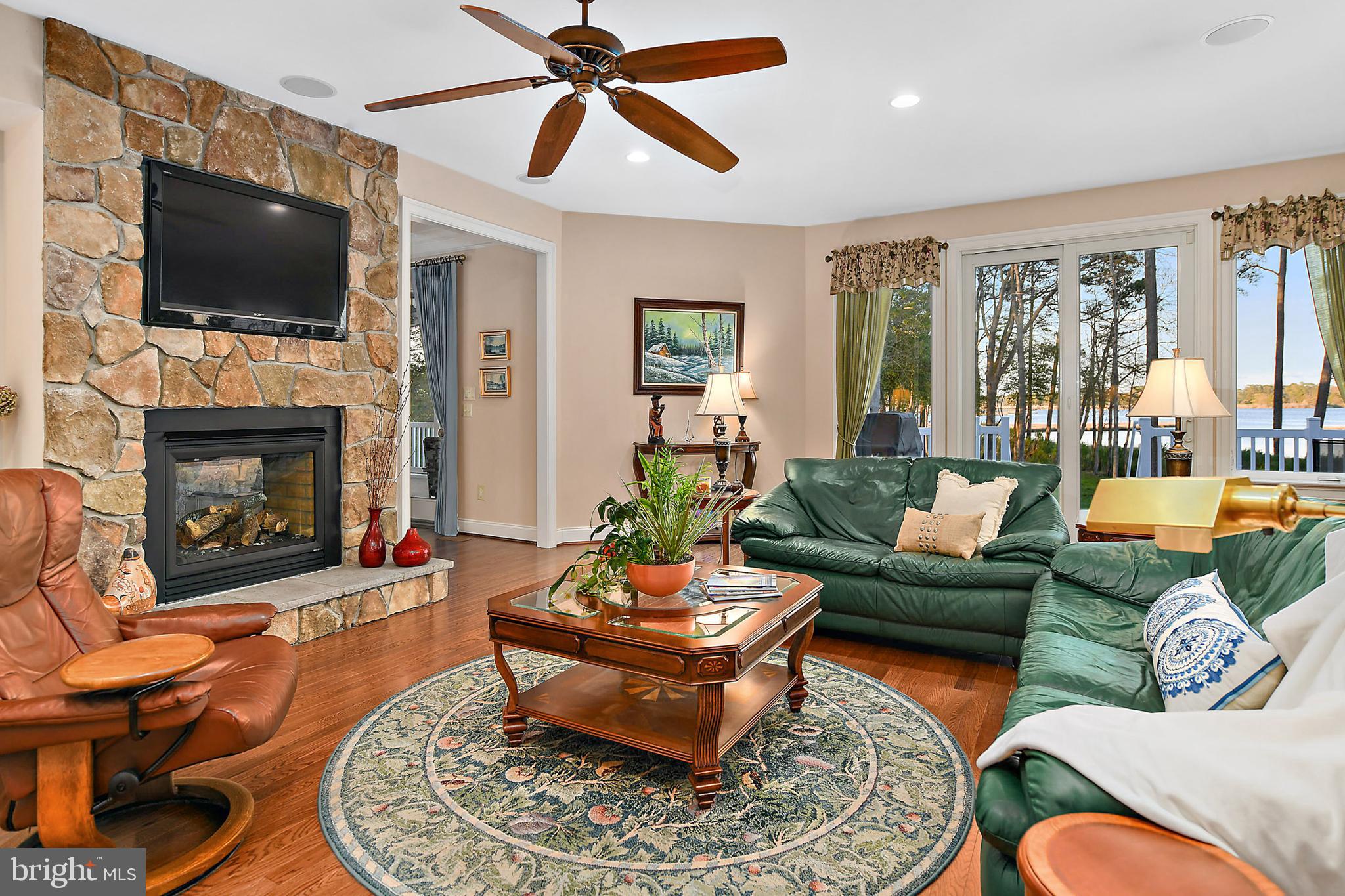 INDIAN CREEK - Residential