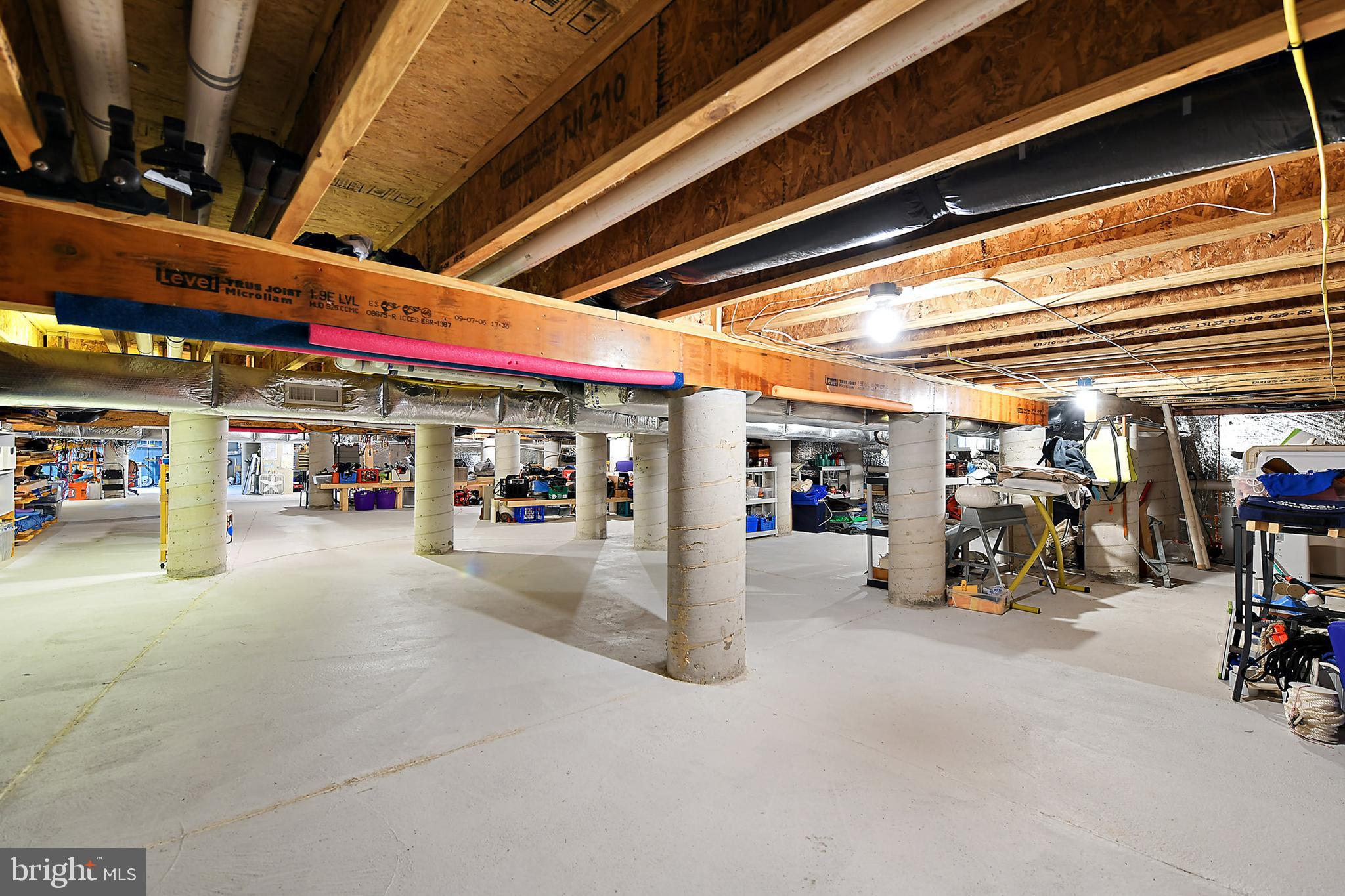 INDIAN CREEK - Residential