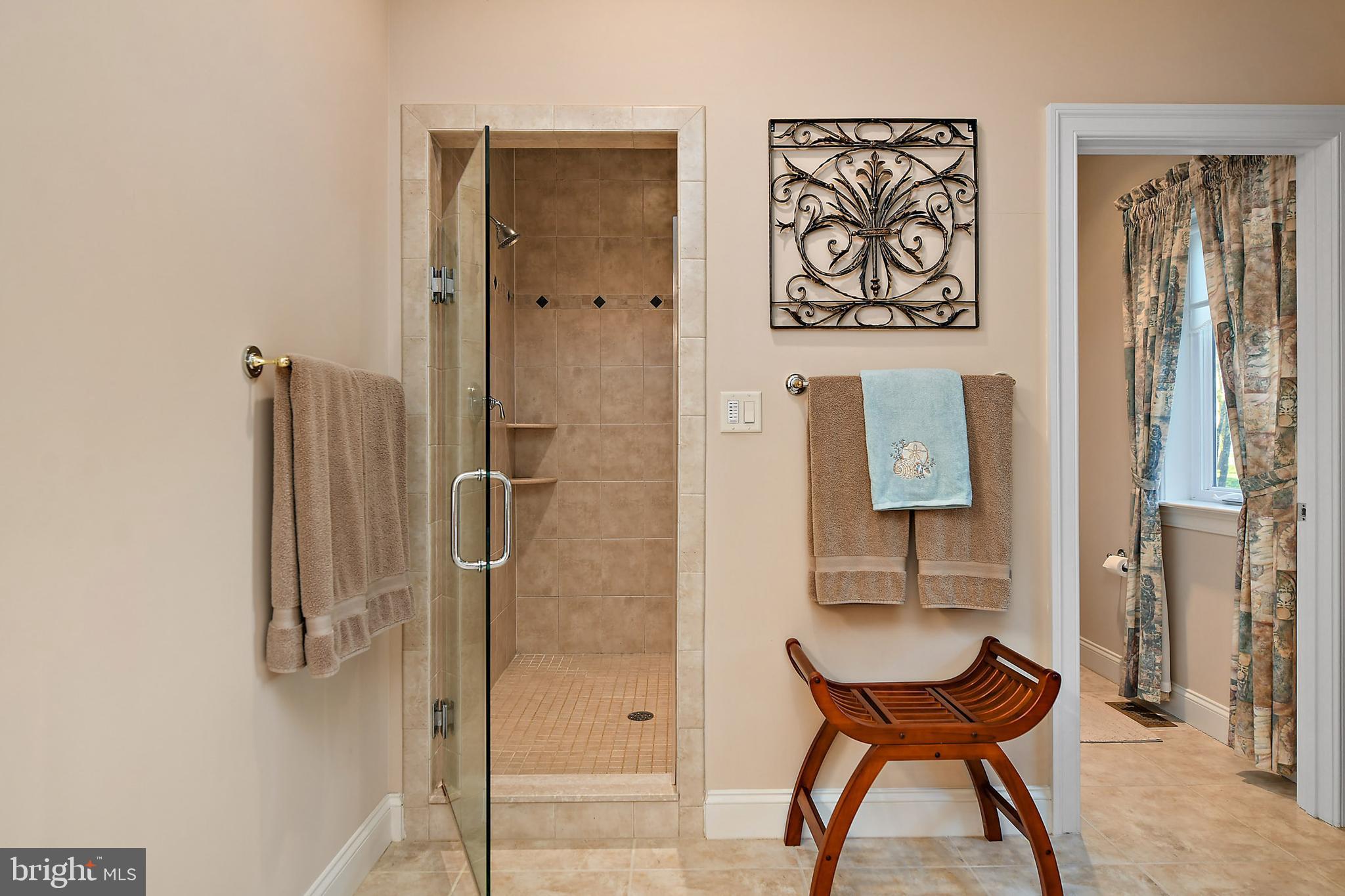 INDIAN CREEK - Residential