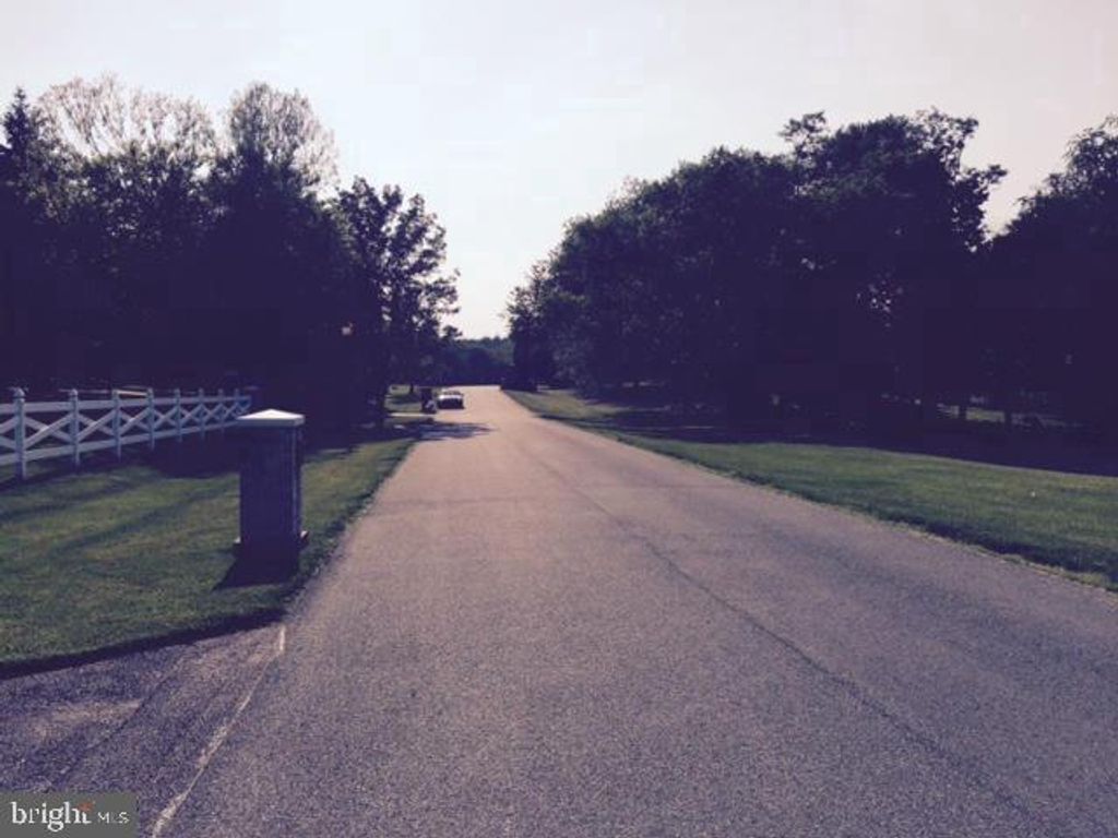 Photo of 13121 Brushwood Way, POTOMAC, MD 20854 (MLS # MDMC2204982)