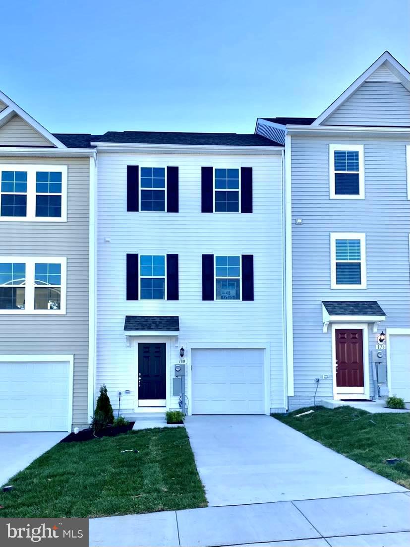 TOWNES AT TATE MANOR - Residential Lease