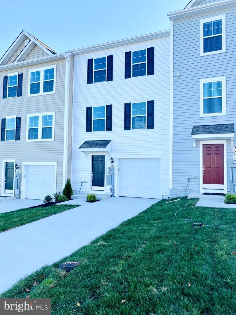 TOWNES AT TATE MANOR - Residential Lease