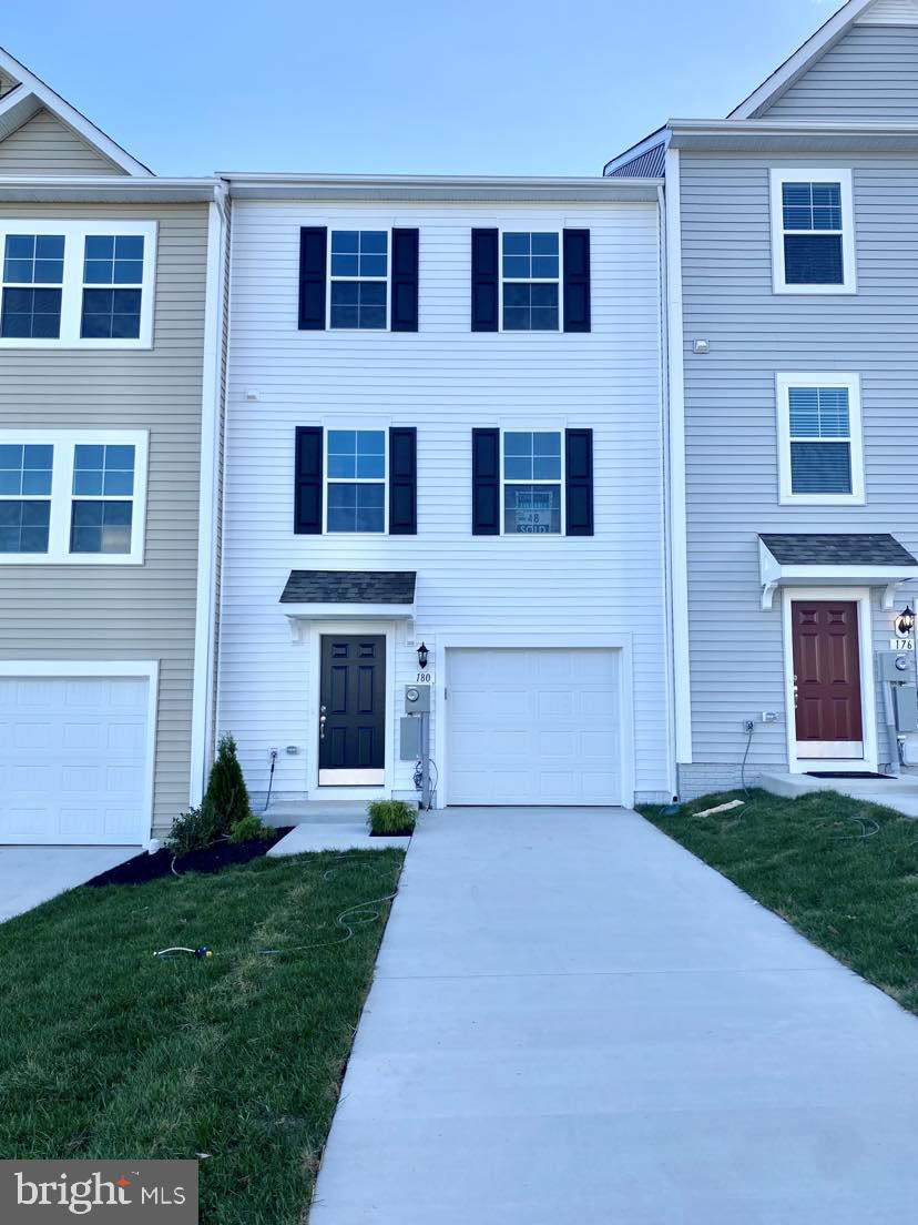 TOWNES AT TATE MANOR - Residential Lease