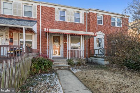 Photo of 404 Grovethorn Rd, BALTIMORE, MD 21220 (MLS # MDBC2149928)