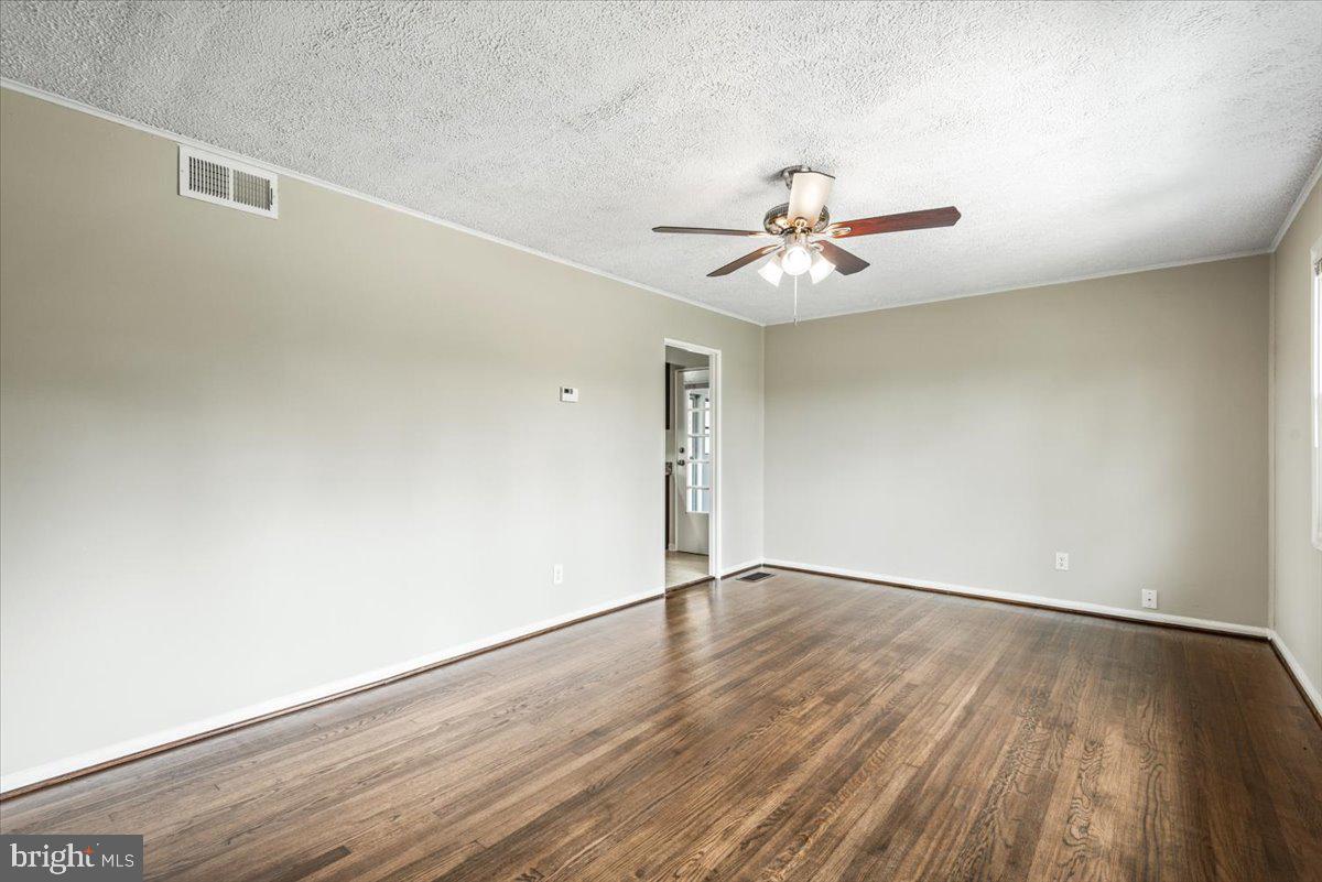 PEACH LAWN - Residential