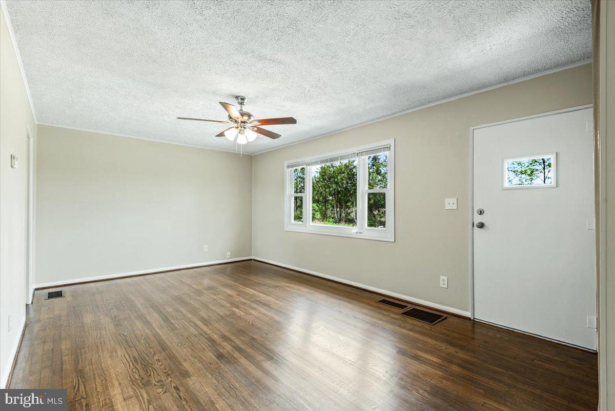 PEACH LAWN - Residential