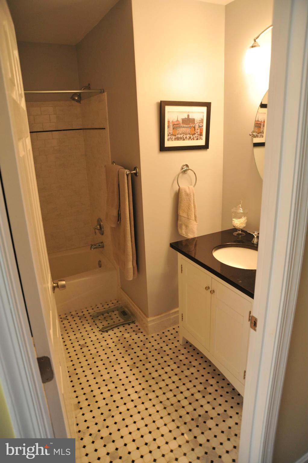 ASHBURN VILLAGE - Residential