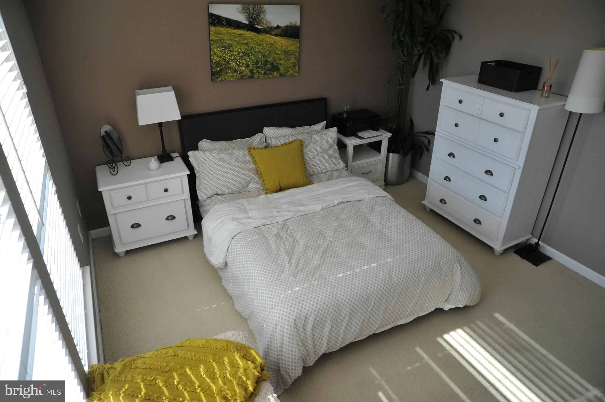 ASHBURN VILLAGE - Residential