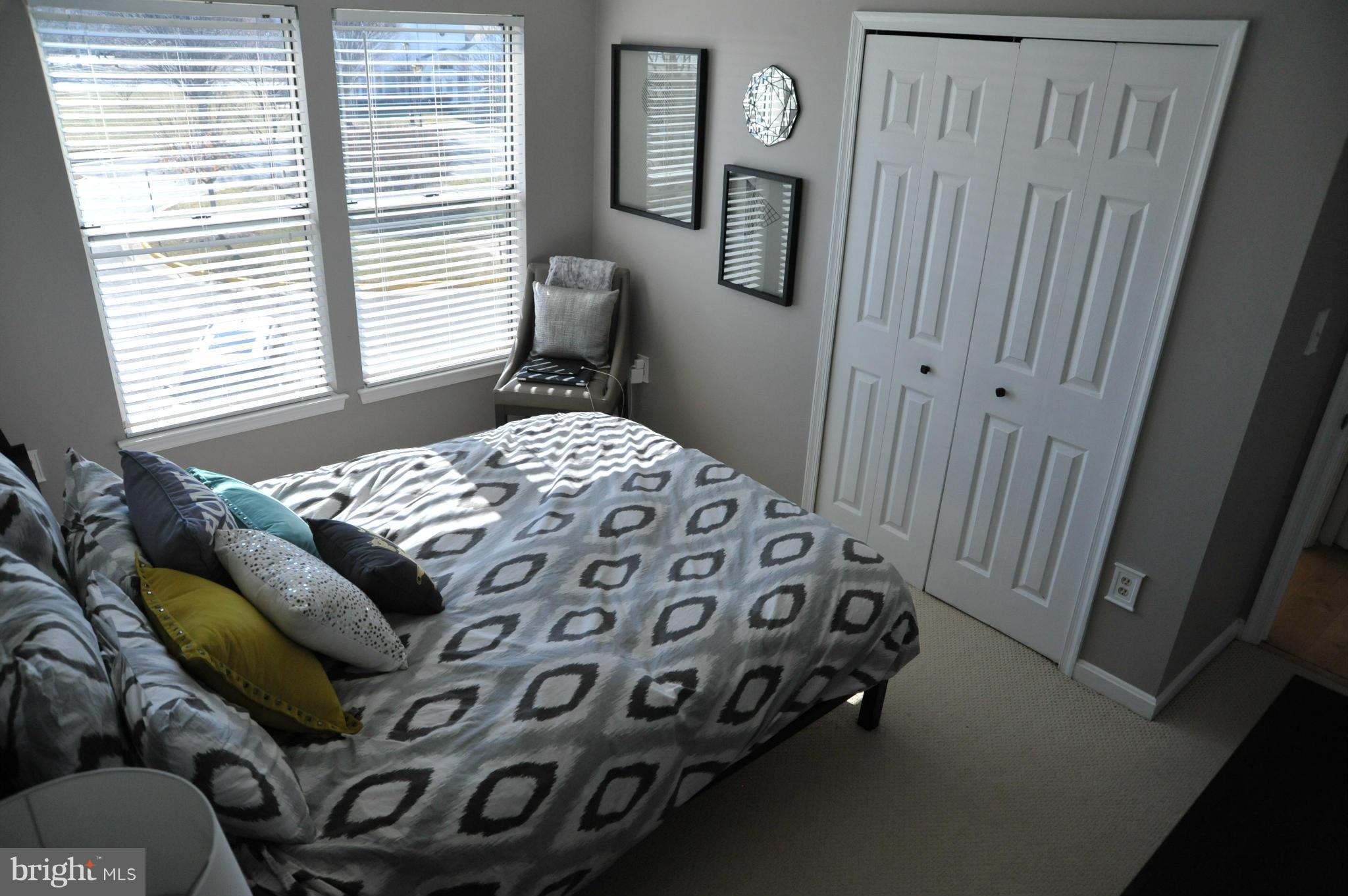 ASHBURN VILLAGE - Residential