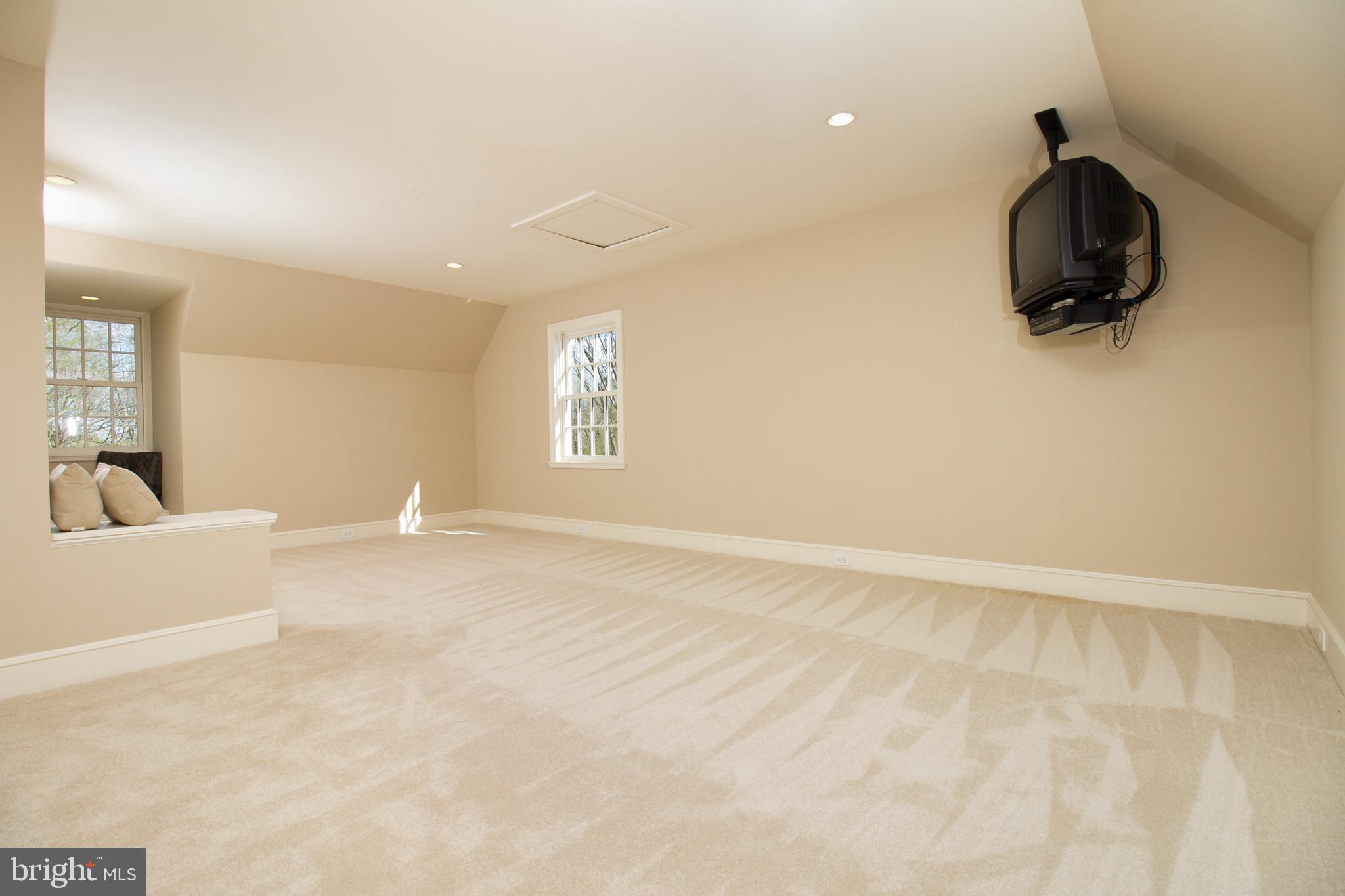 BIG SPRING FARM - Residential