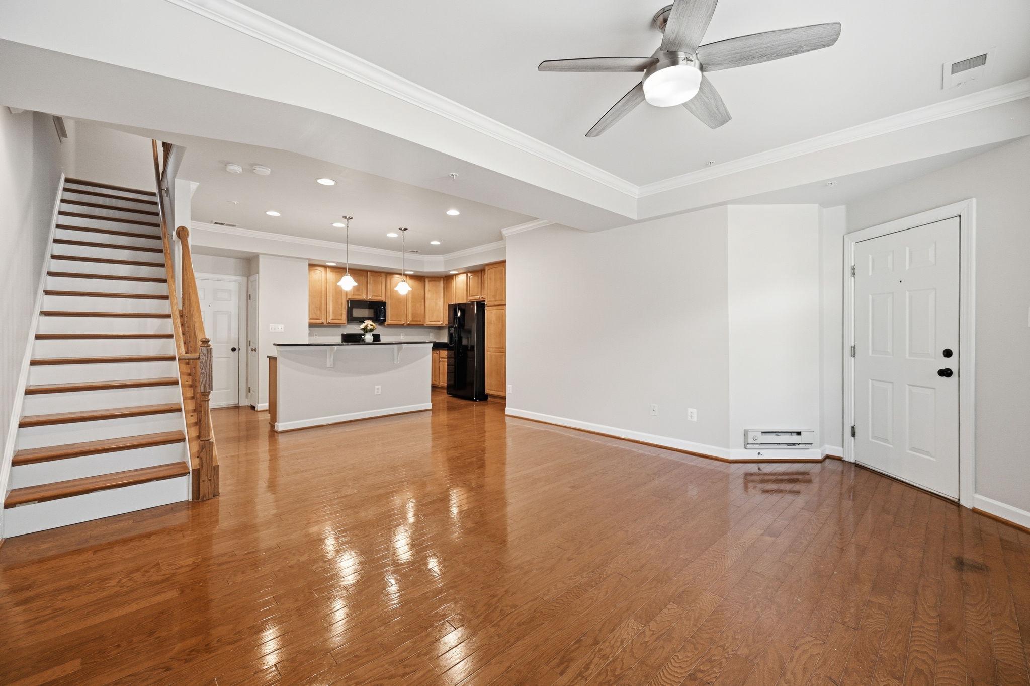 2584 EASTBOURNE DRIVE