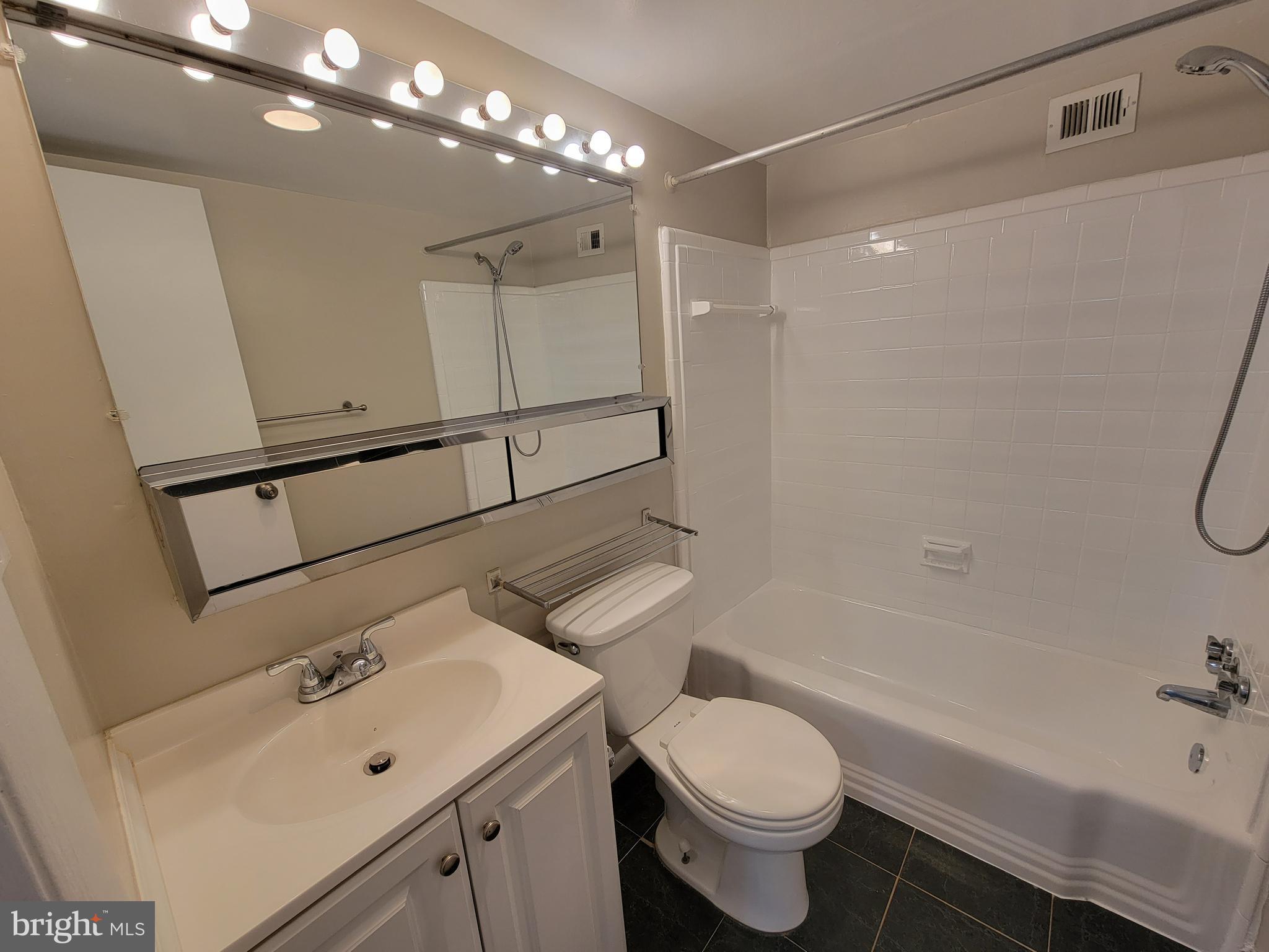 COLUMBIA - Residential Lease