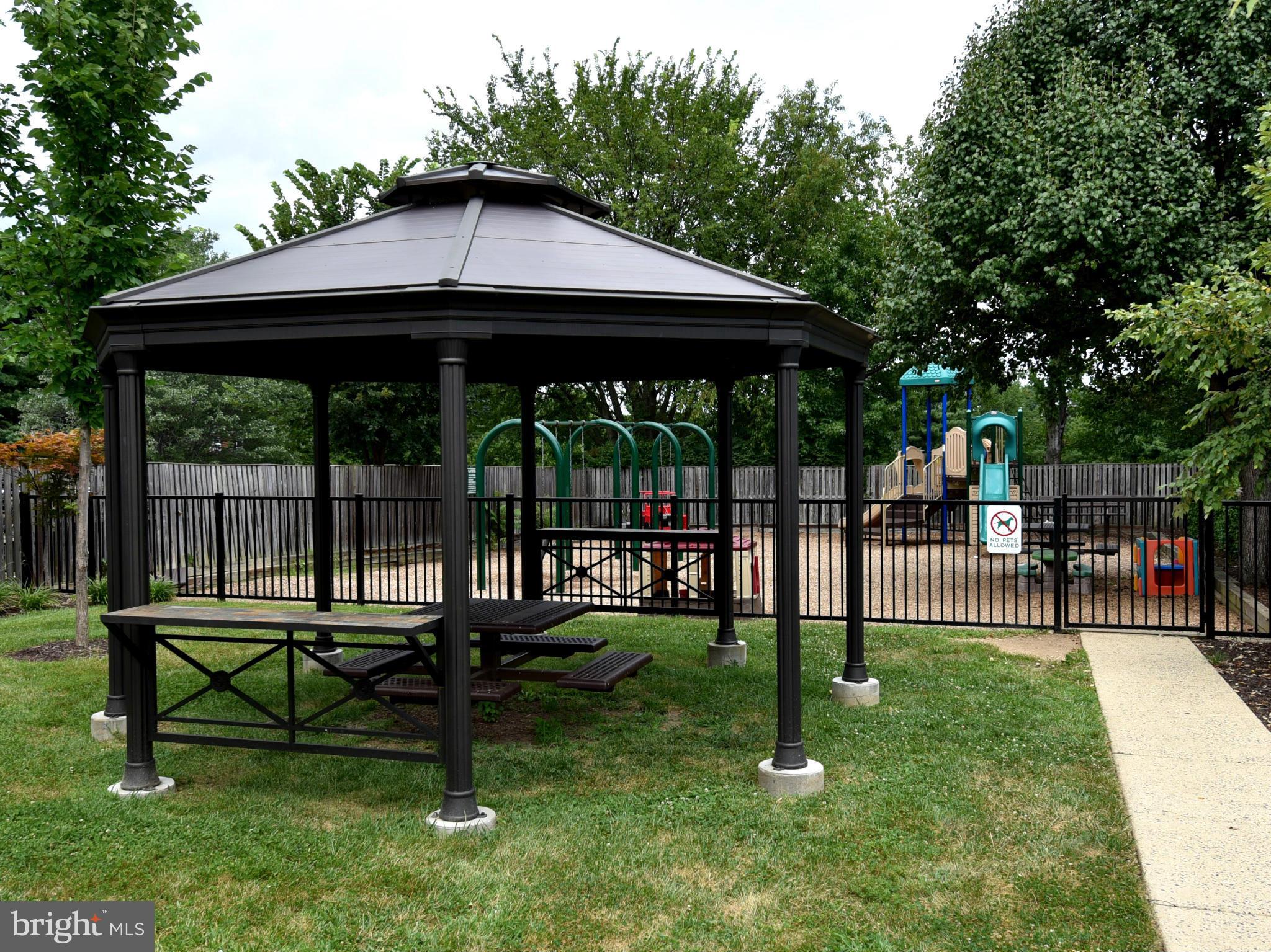 FAIRLINGTON VILLAGES - Residential