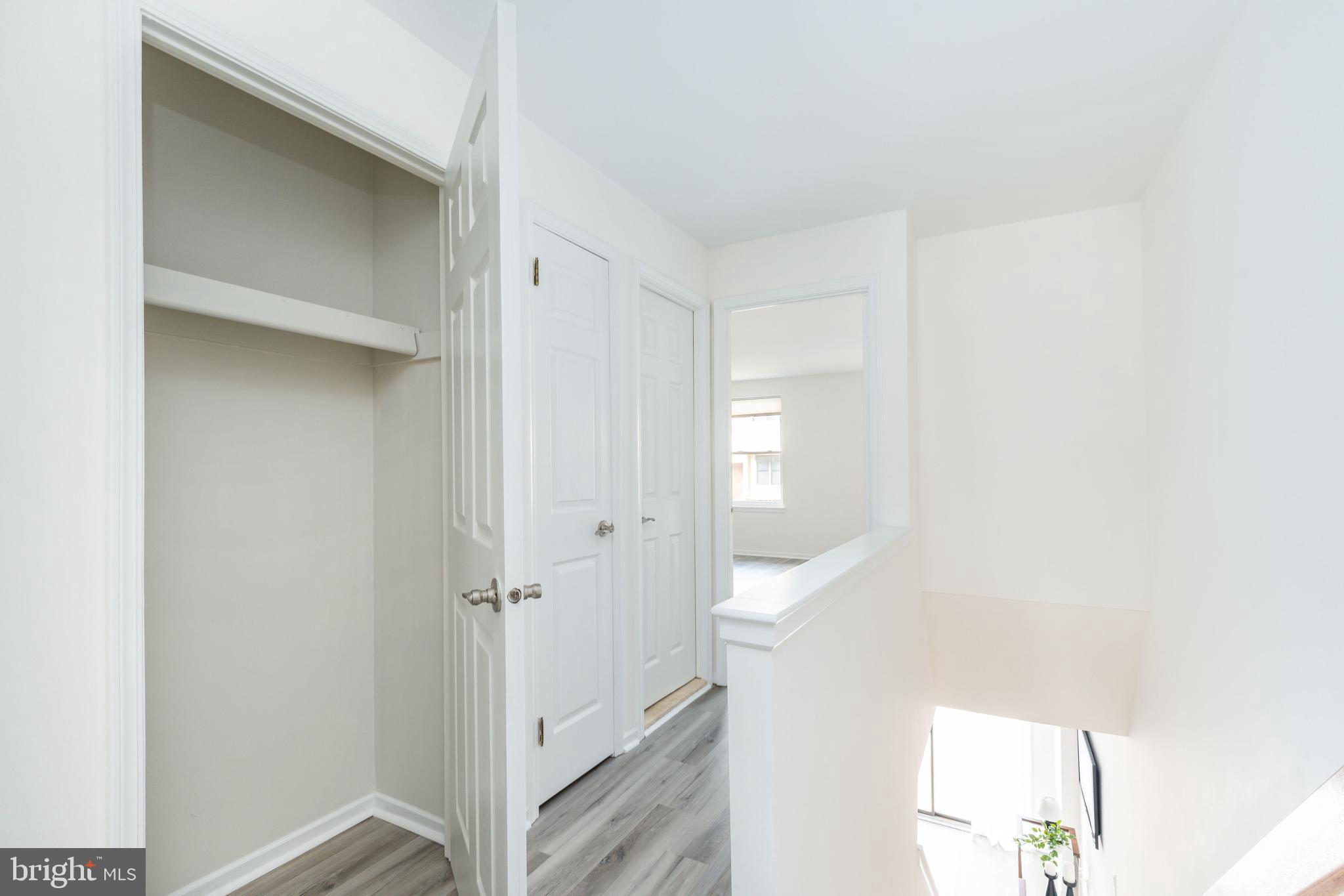 LOGAN SQUARE - Residential