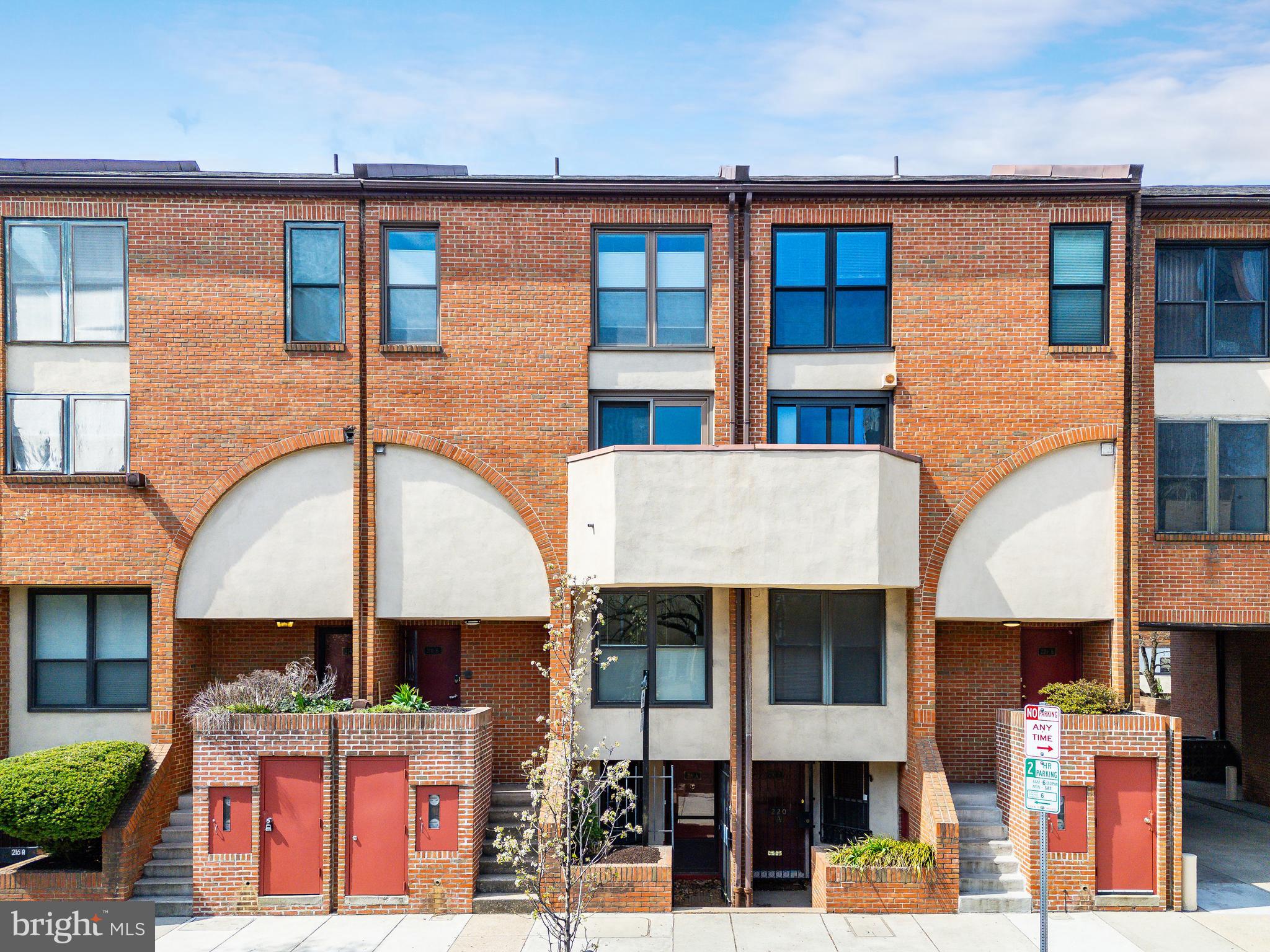 LOGAN SQUARE - Residential