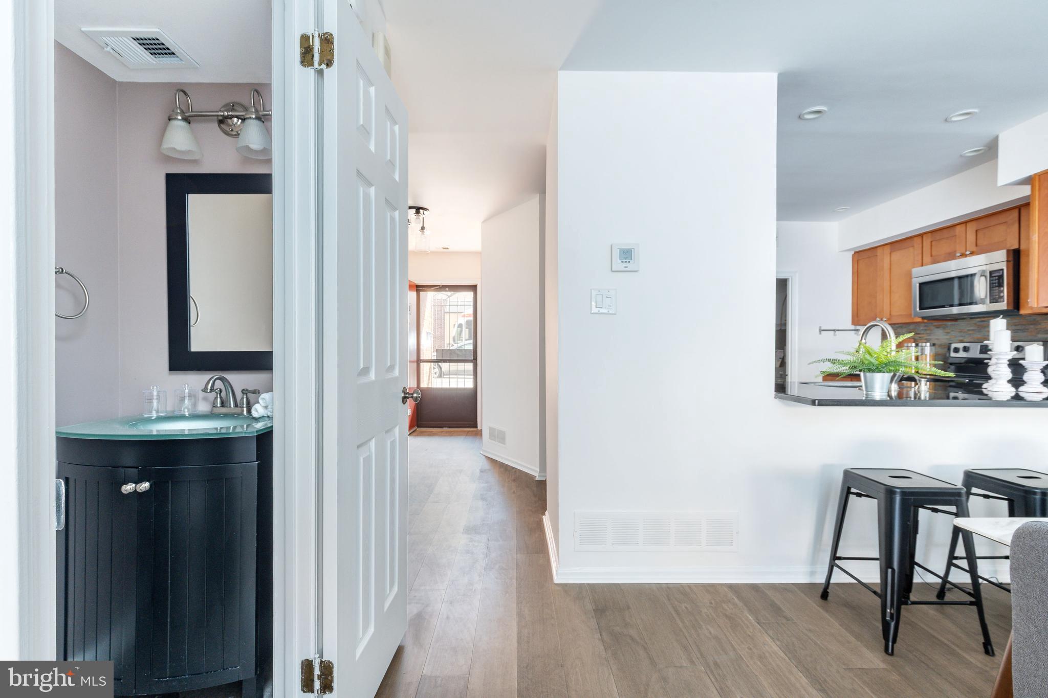 LOGAN SQUARE - Residential