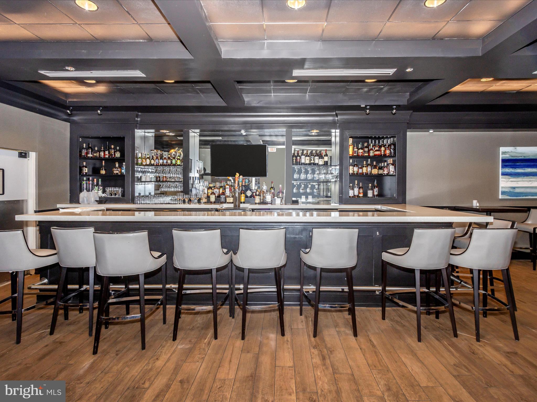 TURNBERRY COURTS AT LEIS - Residential