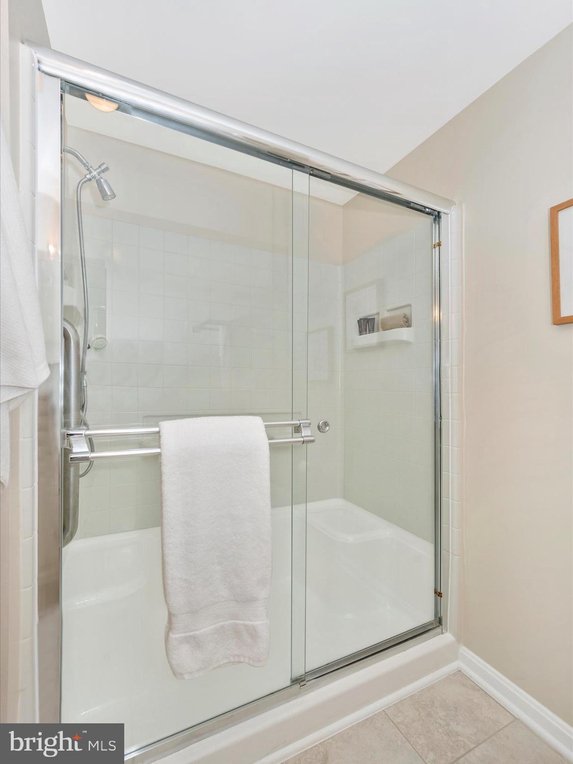 TURNBERRY COURTS AT LEIS - Residential