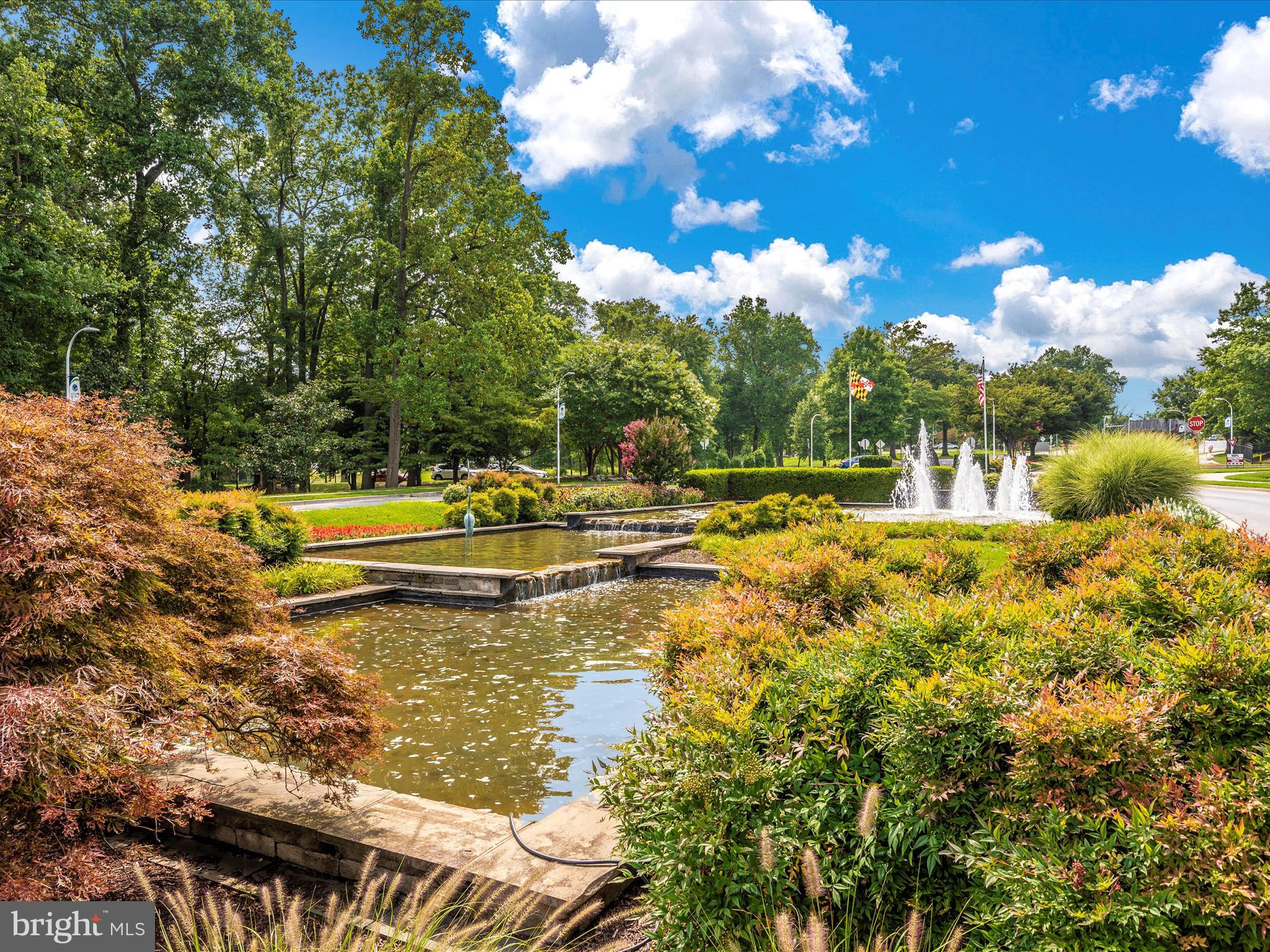 TURNBERRY COURTS AT LEIS - Residential