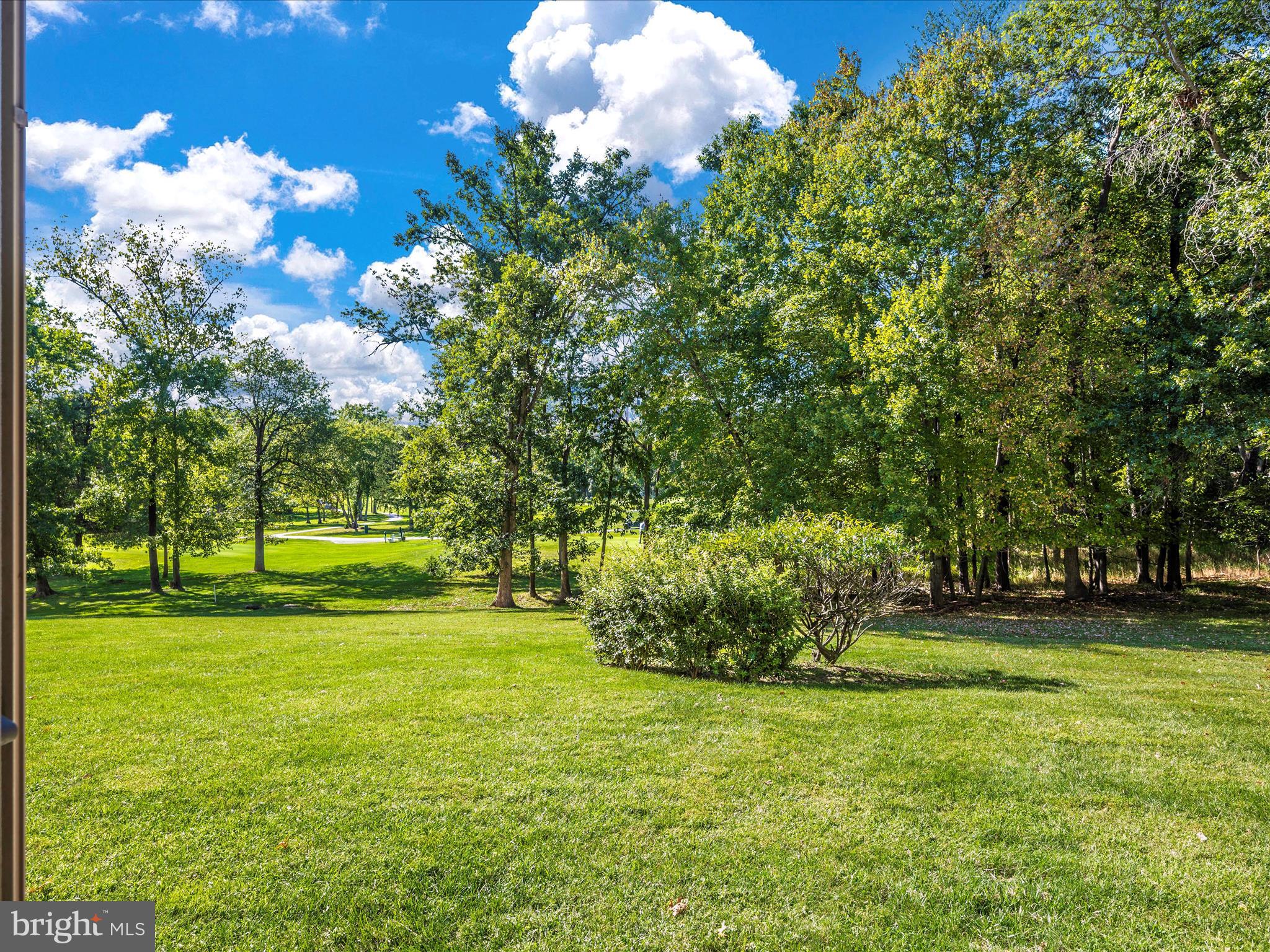 TURNBERRY COURTS AT LEIS - Residential