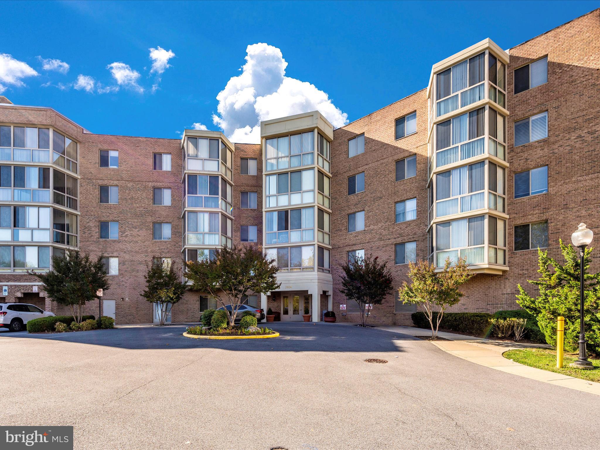 TURNBERRY COURTS AT LEIS - Residential