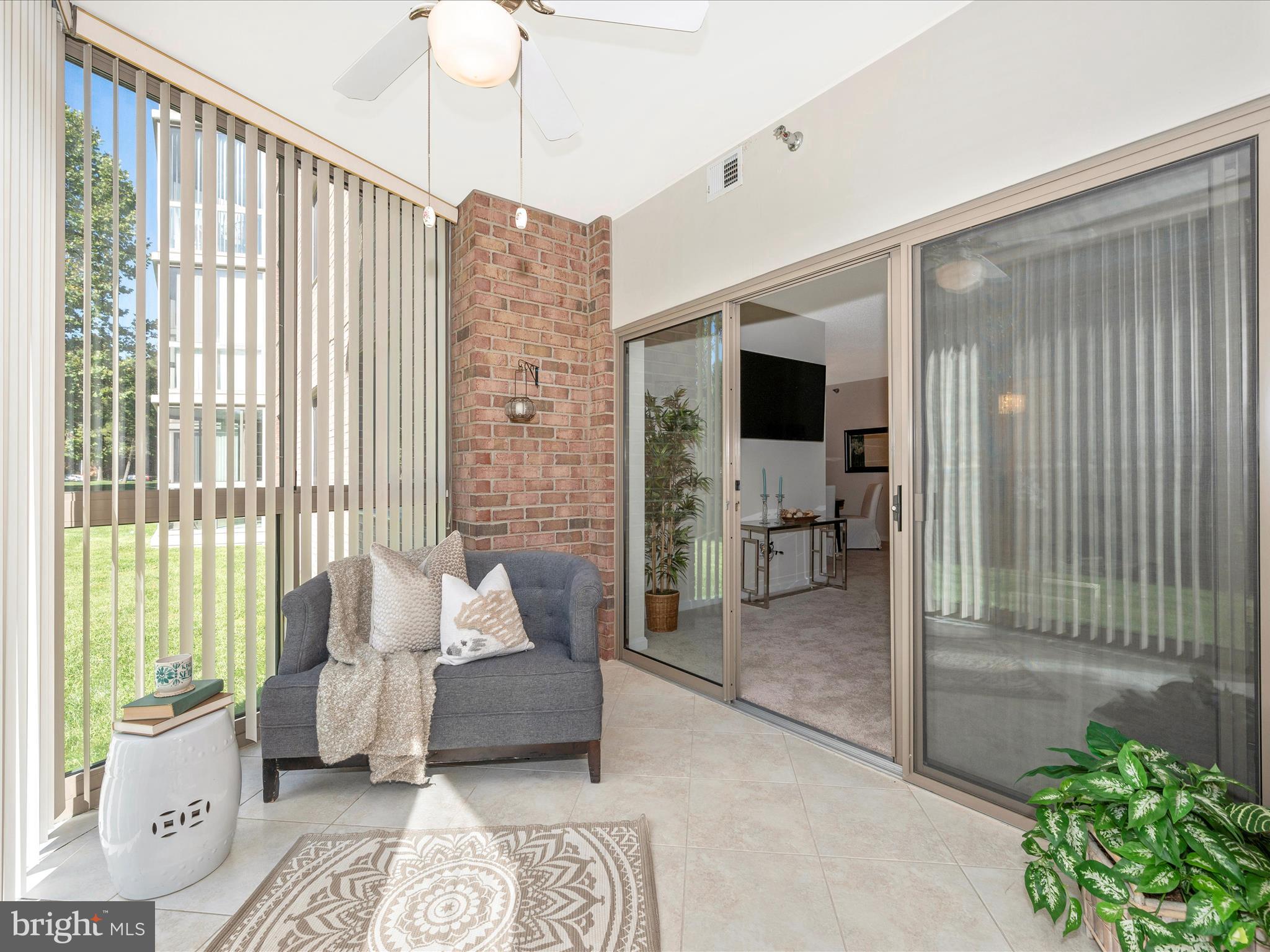 TURNBERRY COURTS AT LEIS - Residential