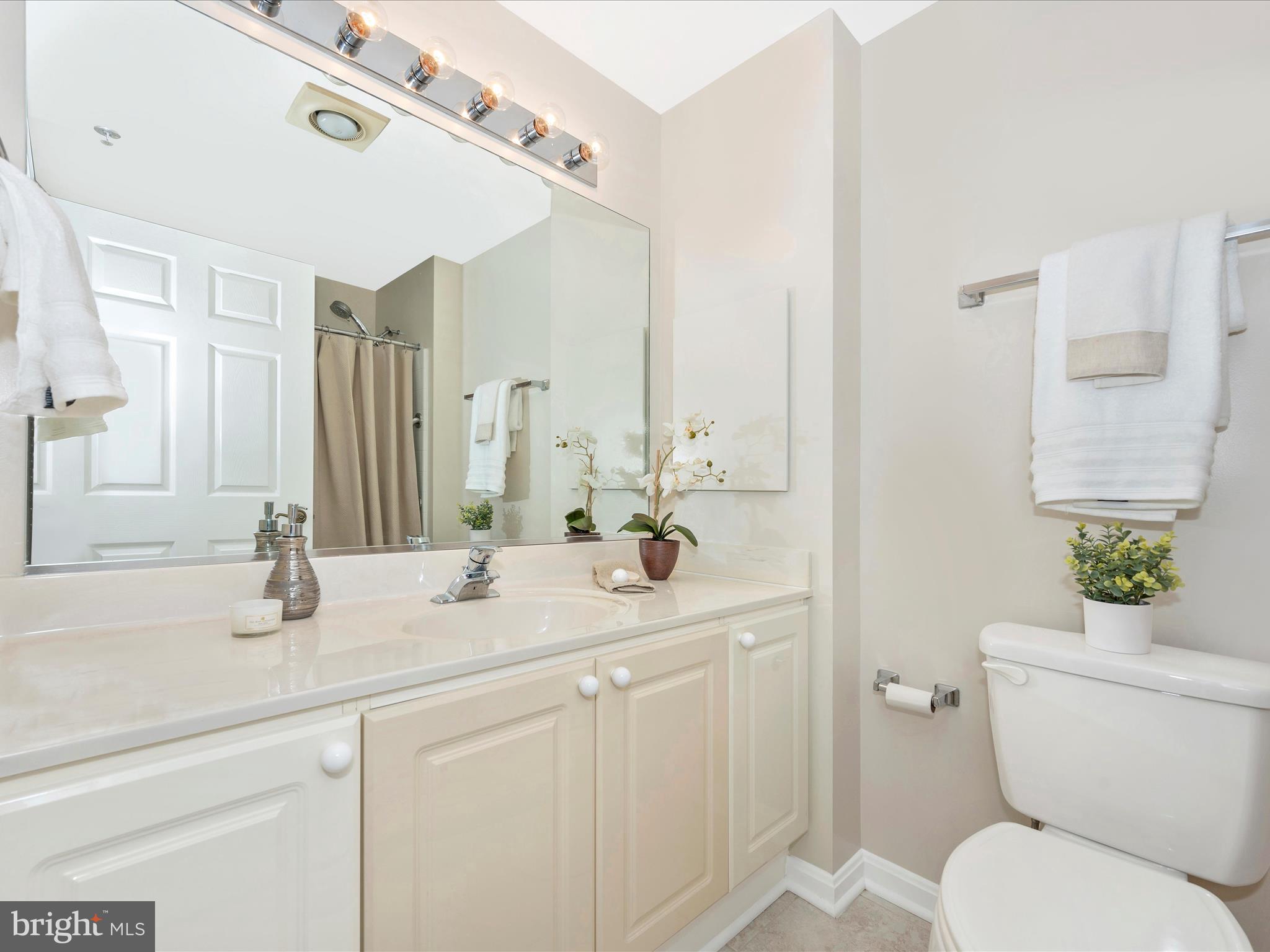 TURNBERRY COURTS AT LEIS - Residential