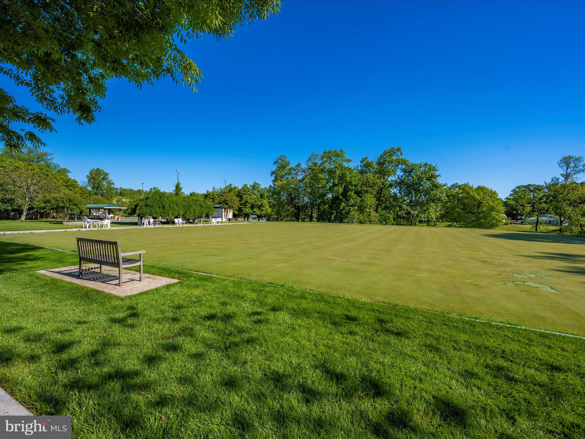TURNBERRY COURTS AT LEIS - Residential