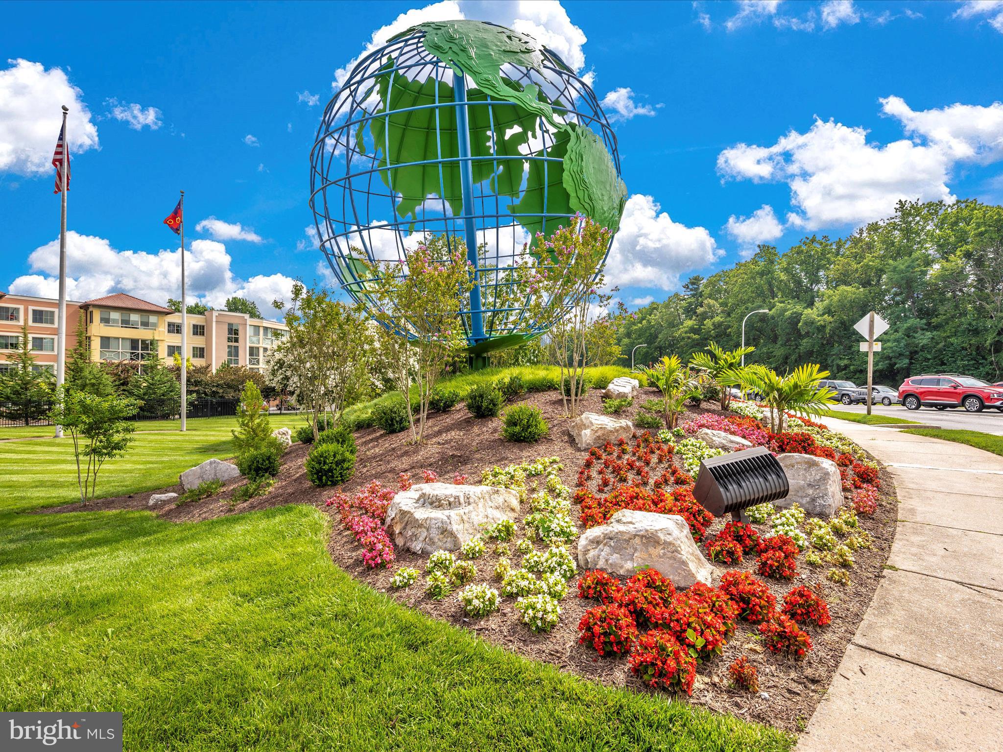 TURNBERRY COURTS AT LEIS - Residential