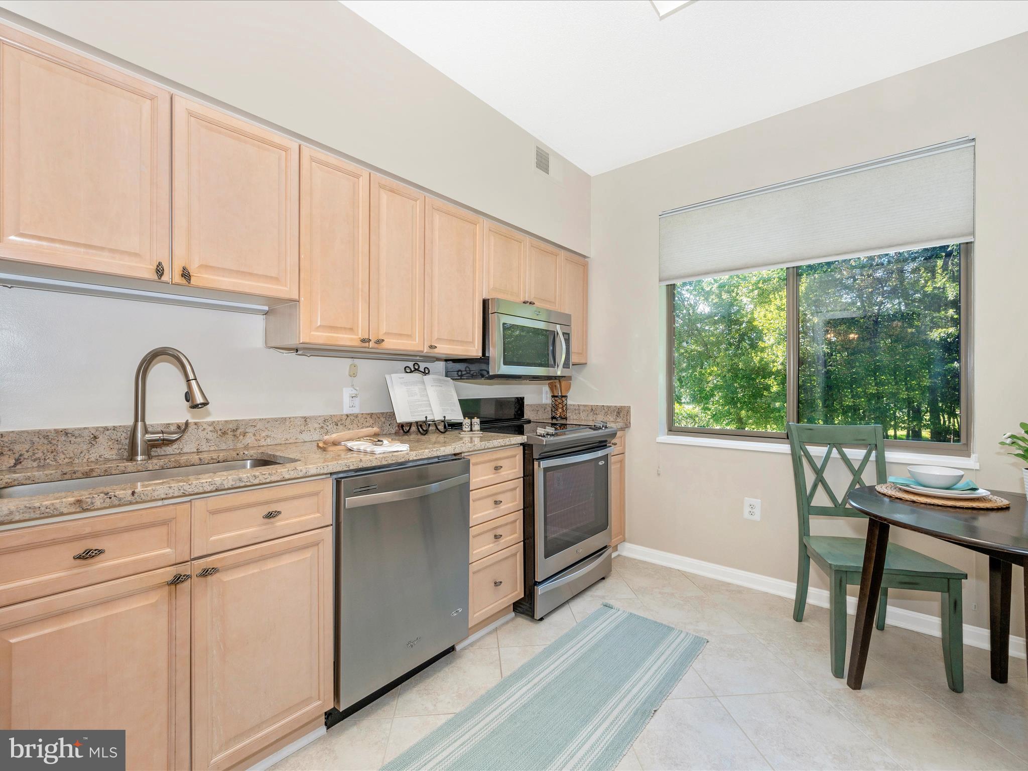 TURNBERRY COURTS AT LEIS - Residential