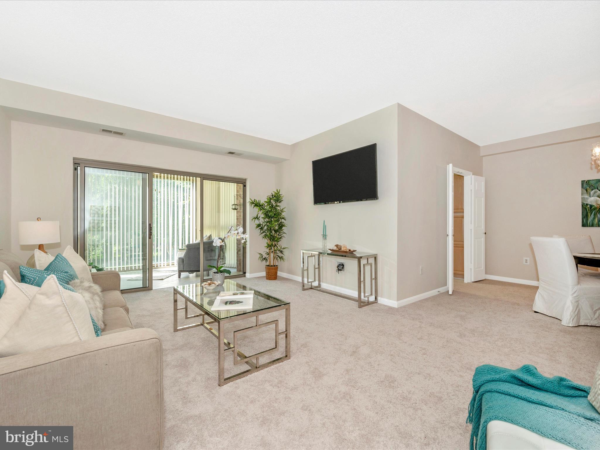 TURNBERRY COURTS AT LEIS - Residential