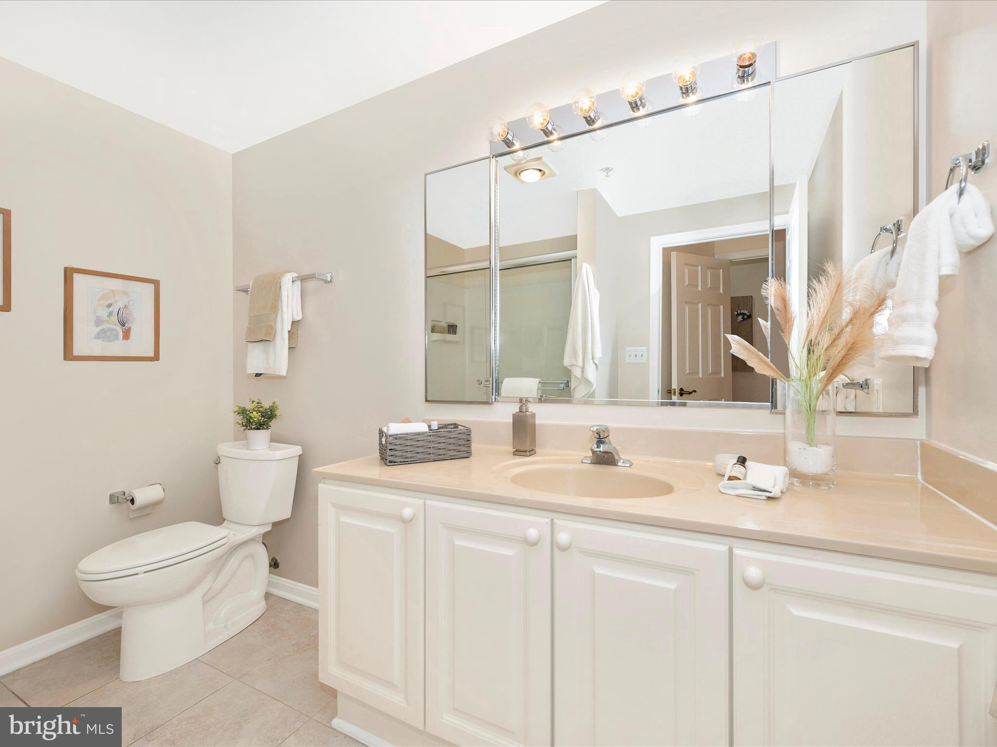 TURNBERRY COURTS AT LEIS - Residential