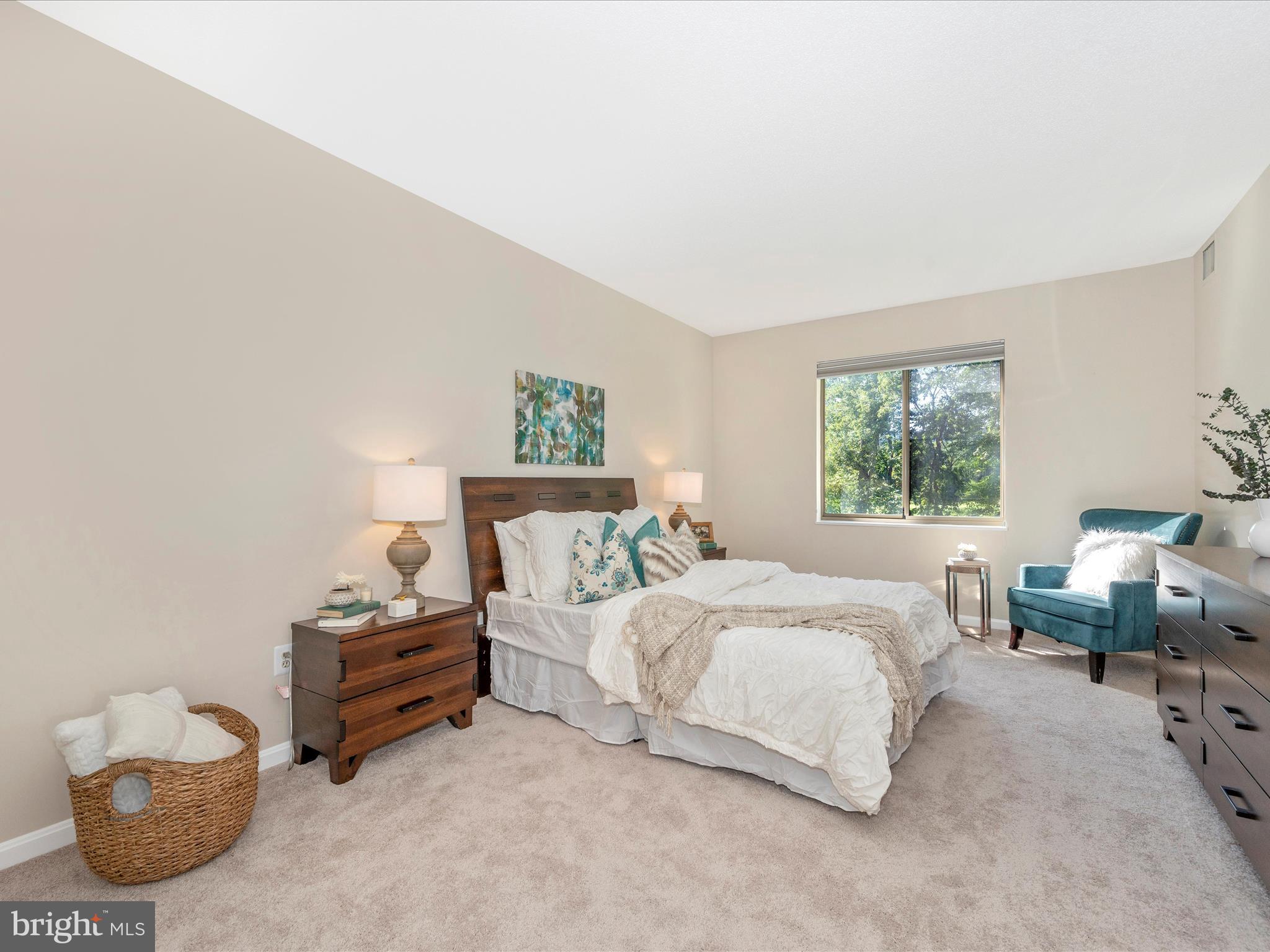 TURNBERRY COURTS AT LEIS - Residential