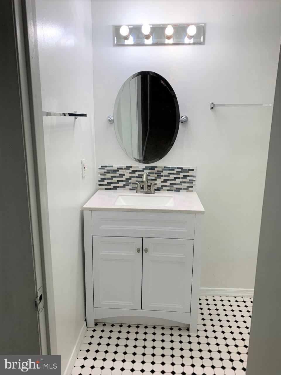 DALE CITY - Residential Lease