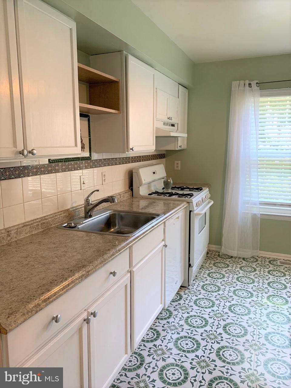 DALE CITY - Residential Lease