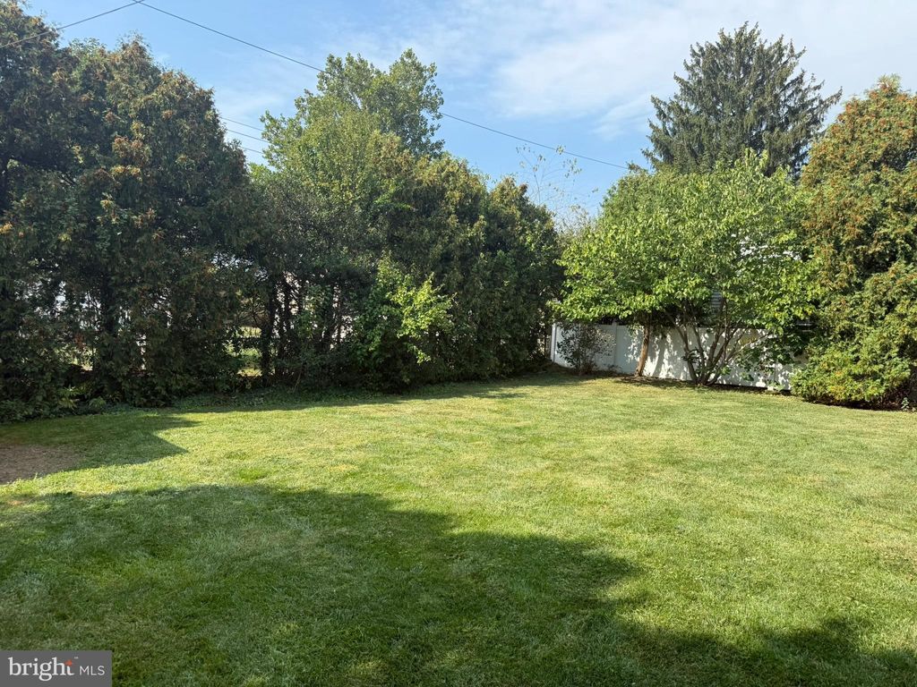 Photo of 1002 Windsor Road, WARMINSTER, PA 18974 (MLS # PABU2105650)