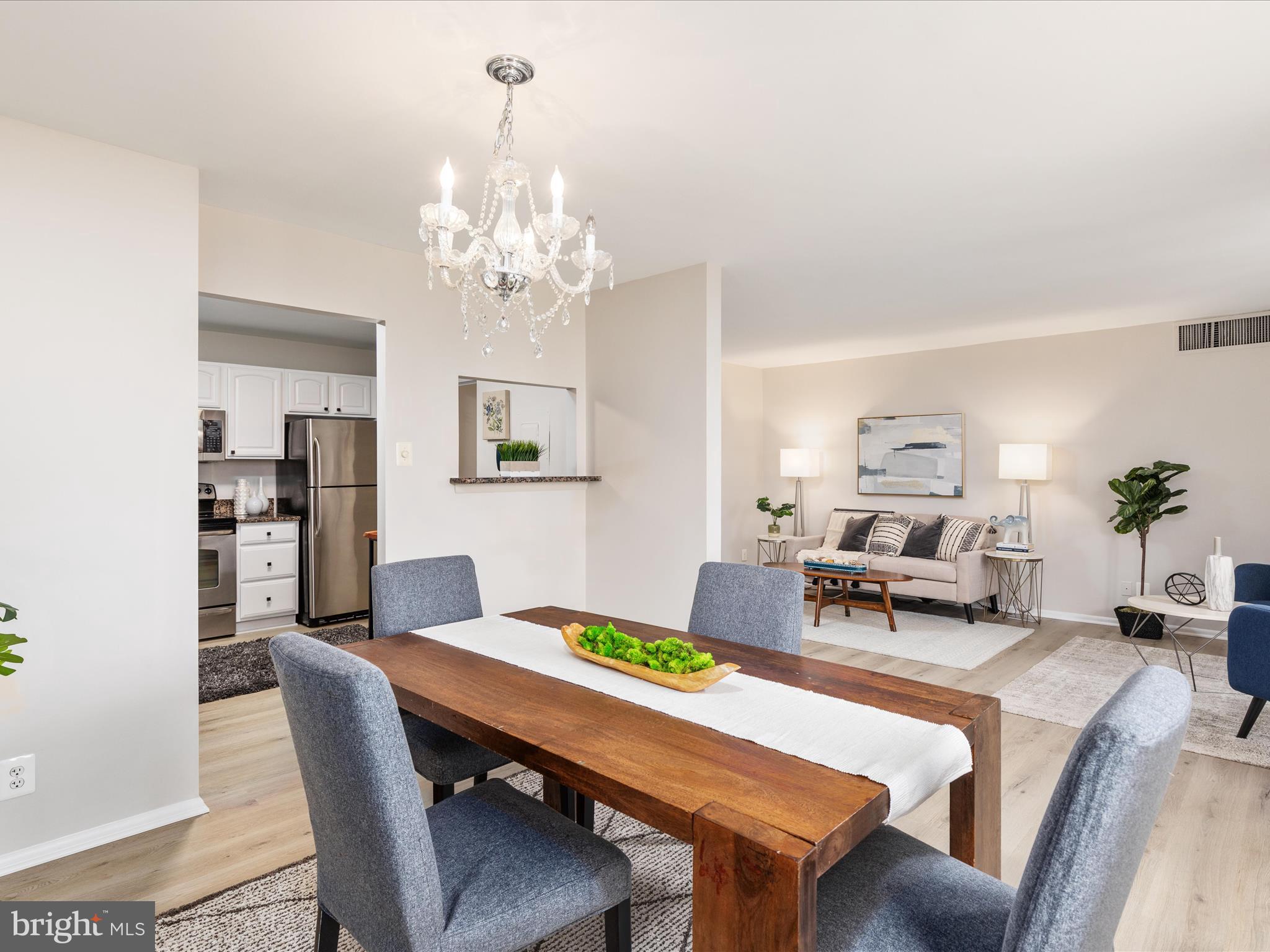 MCLEAN HOUSE - Residential