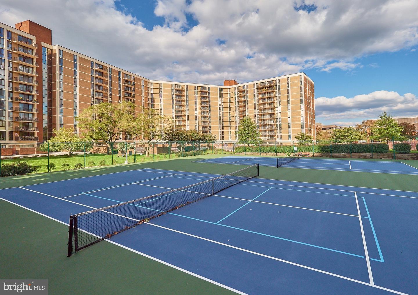 MCLEAN HOUSE - Residential