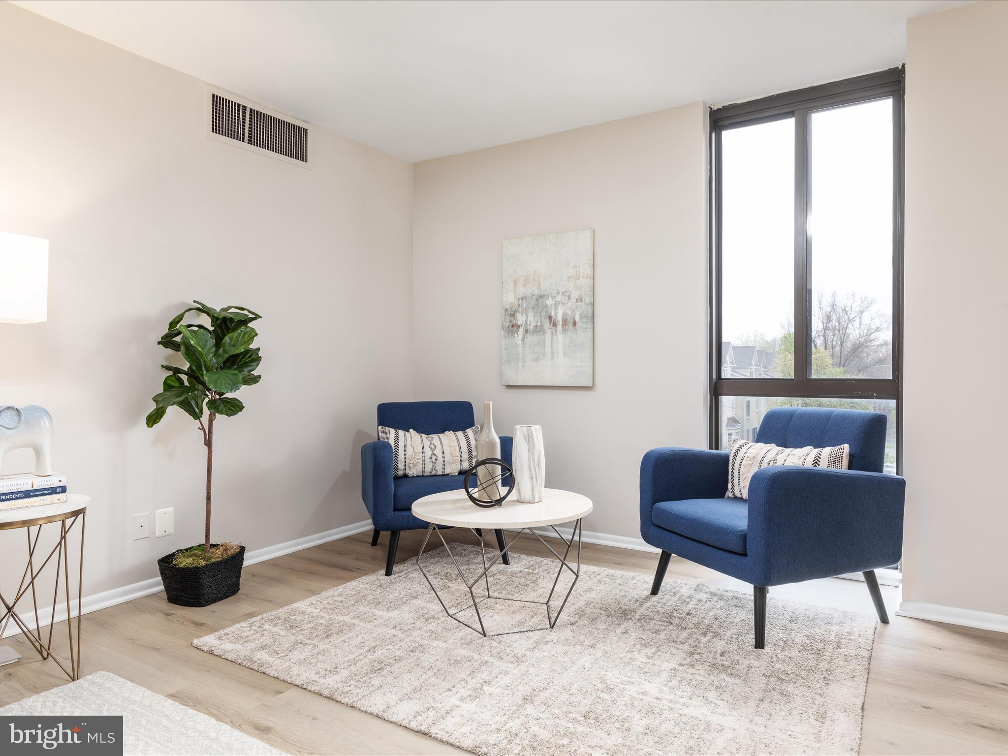 MCLEAN HOUSE - Residential