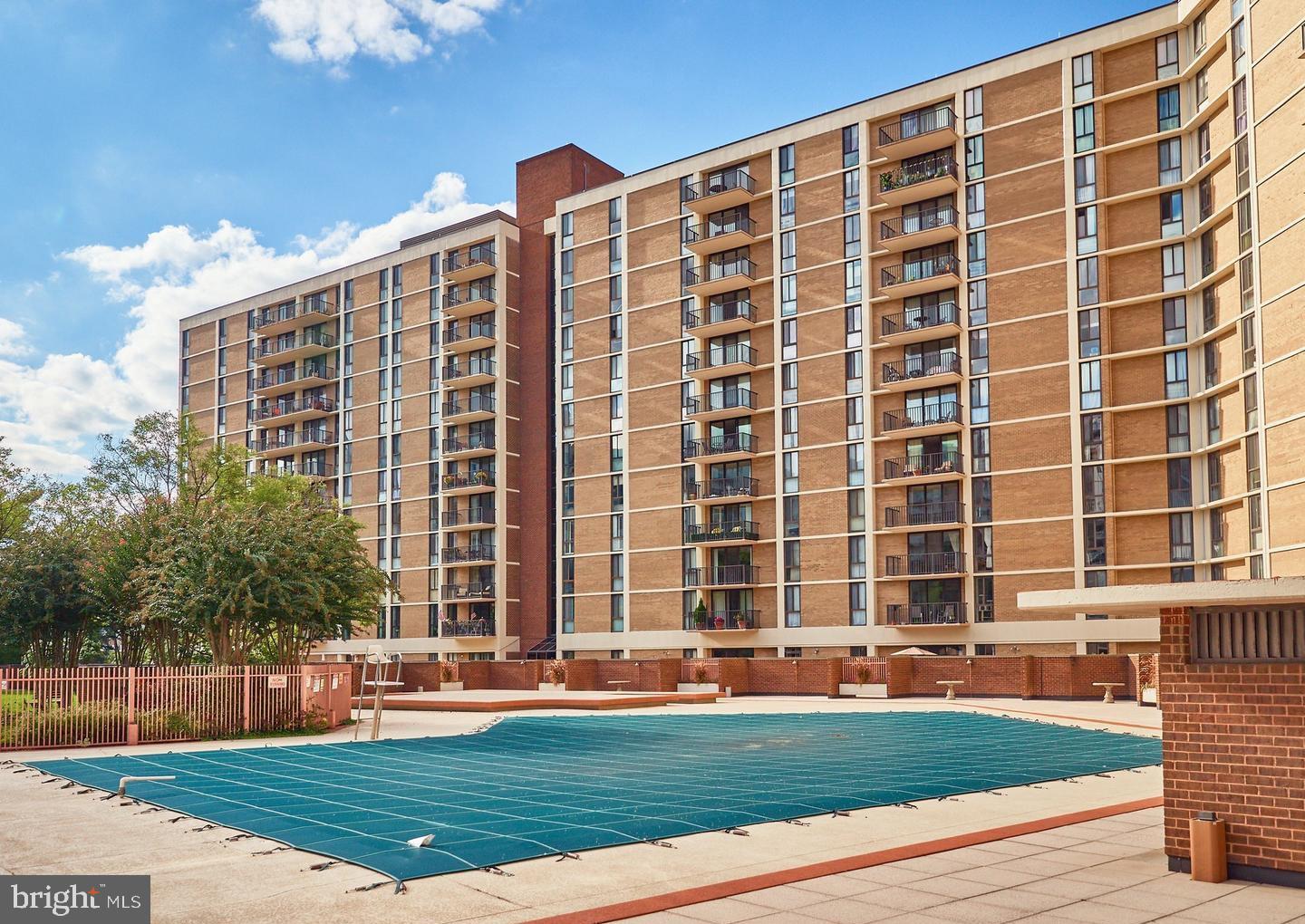 MCLEAN HOUSE - Residential