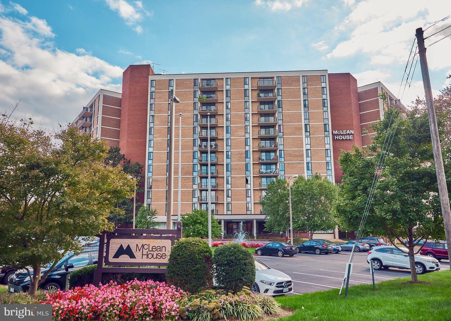 MCLEAN HOUSE - Residential