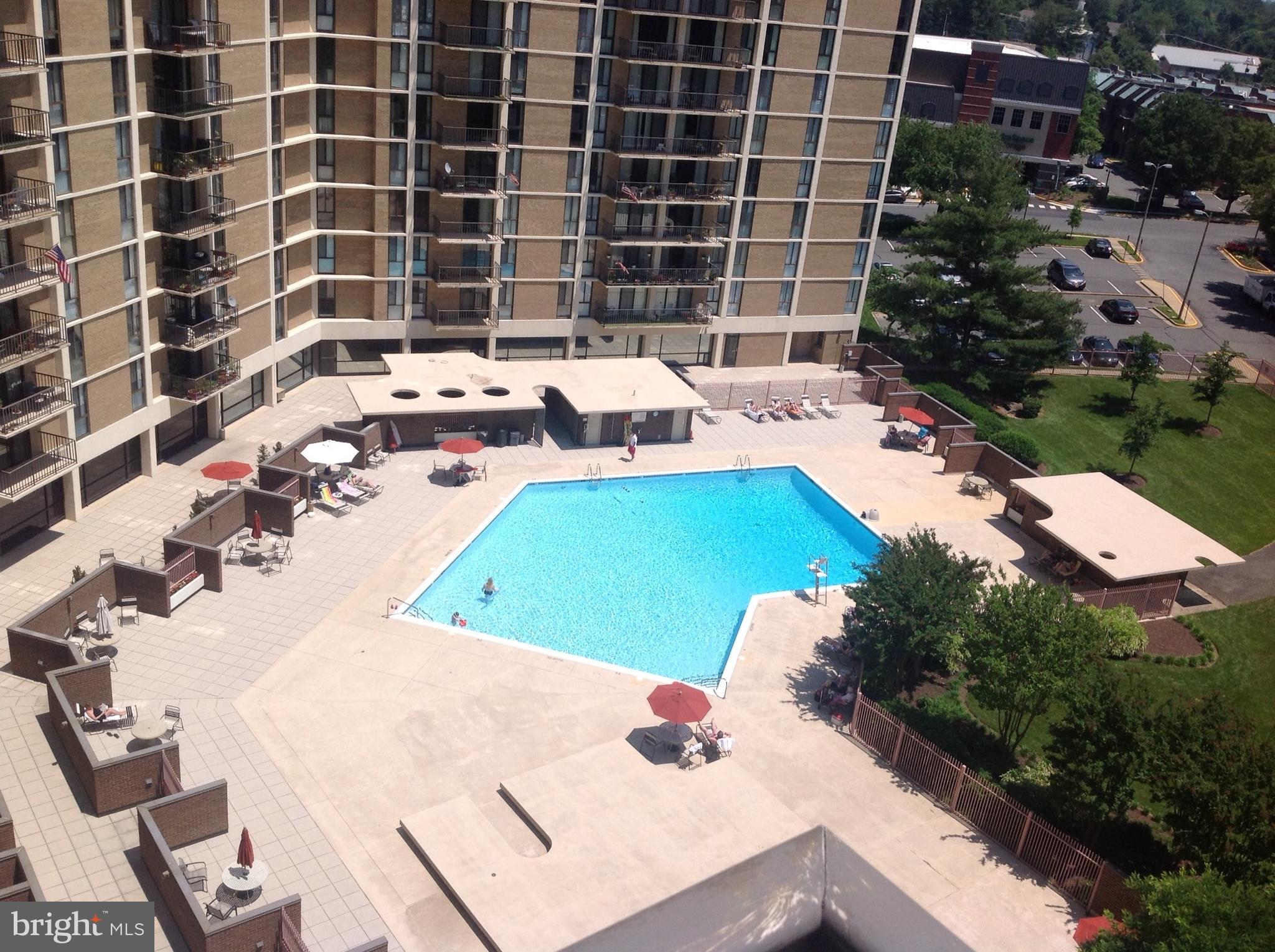 MCLEAN HOUSE - Residential