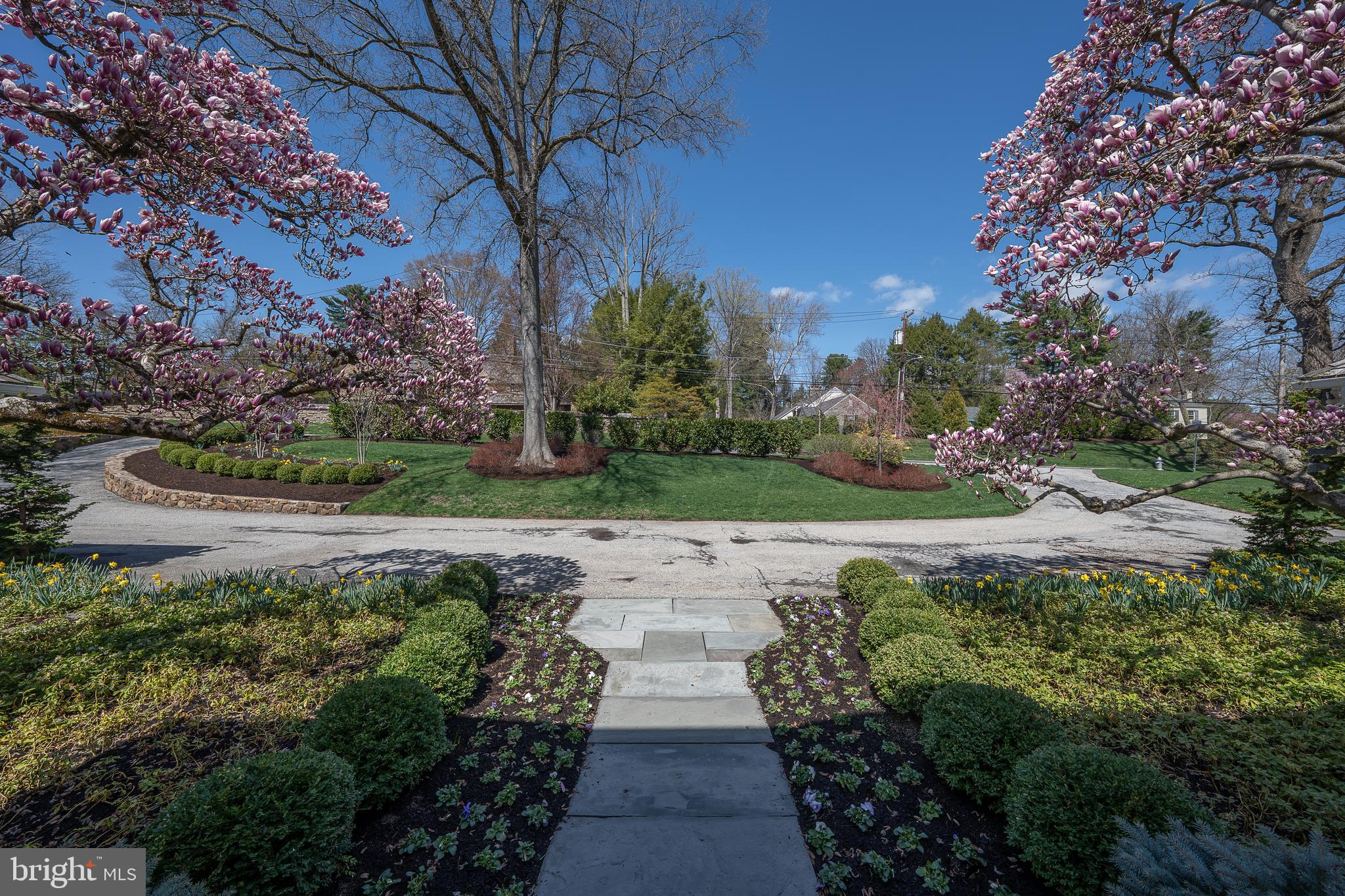 345 FISHERS ROAD