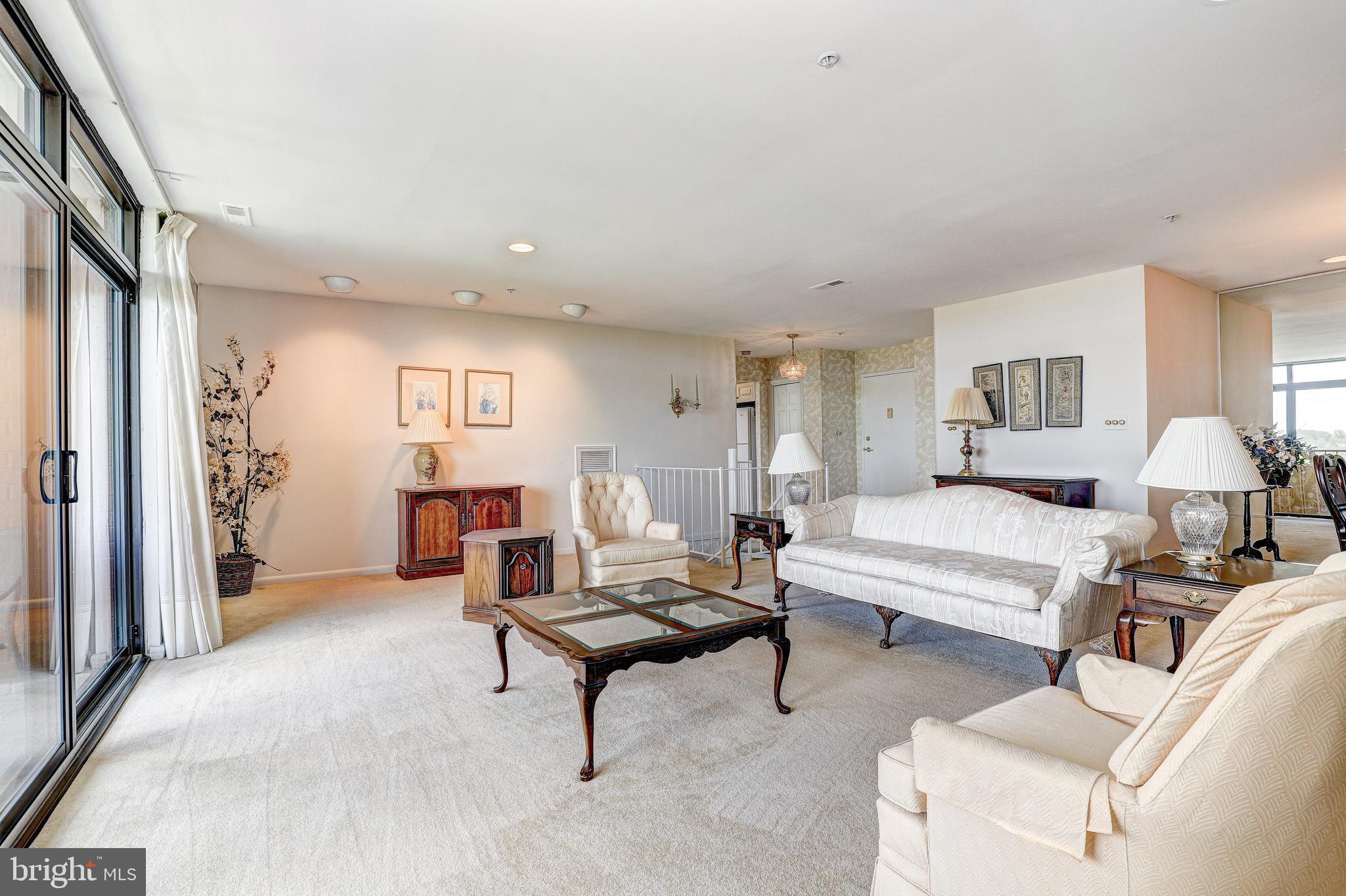 DULANEY TOWERS - Residential