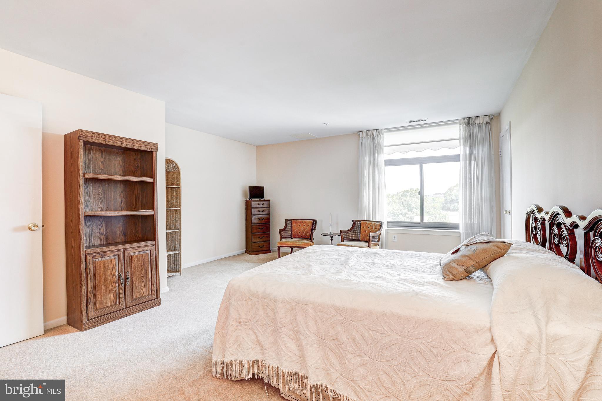 DULANEY TOWERS - Residential