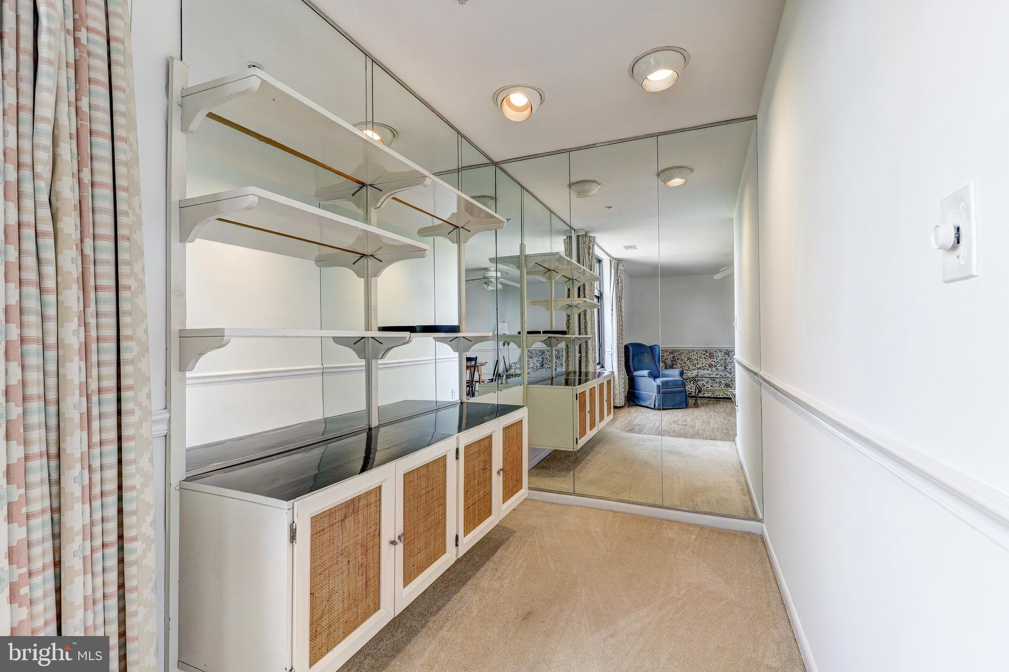 DULANEY TOWERS - Residential