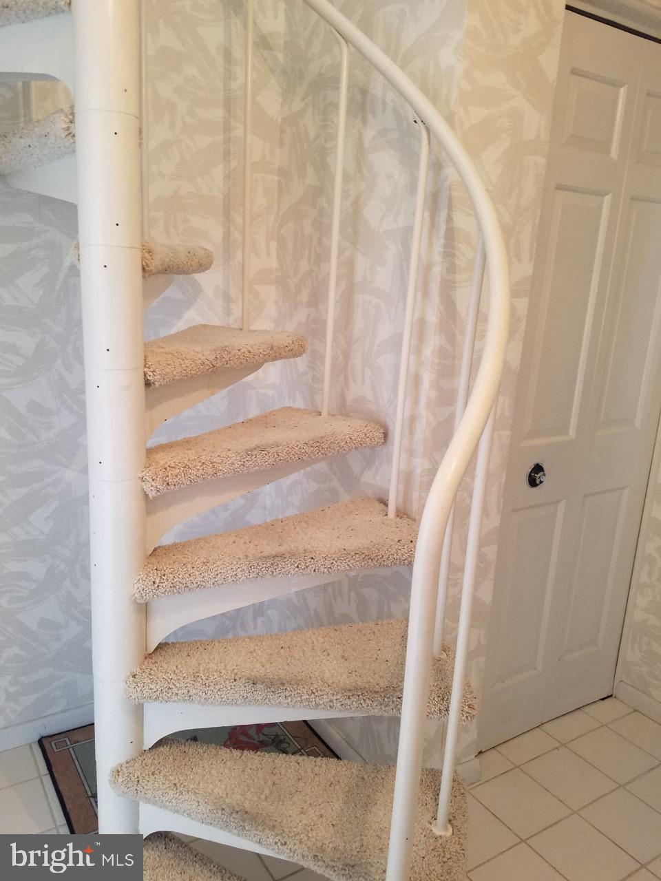 DULANEY TOWERS - Residential