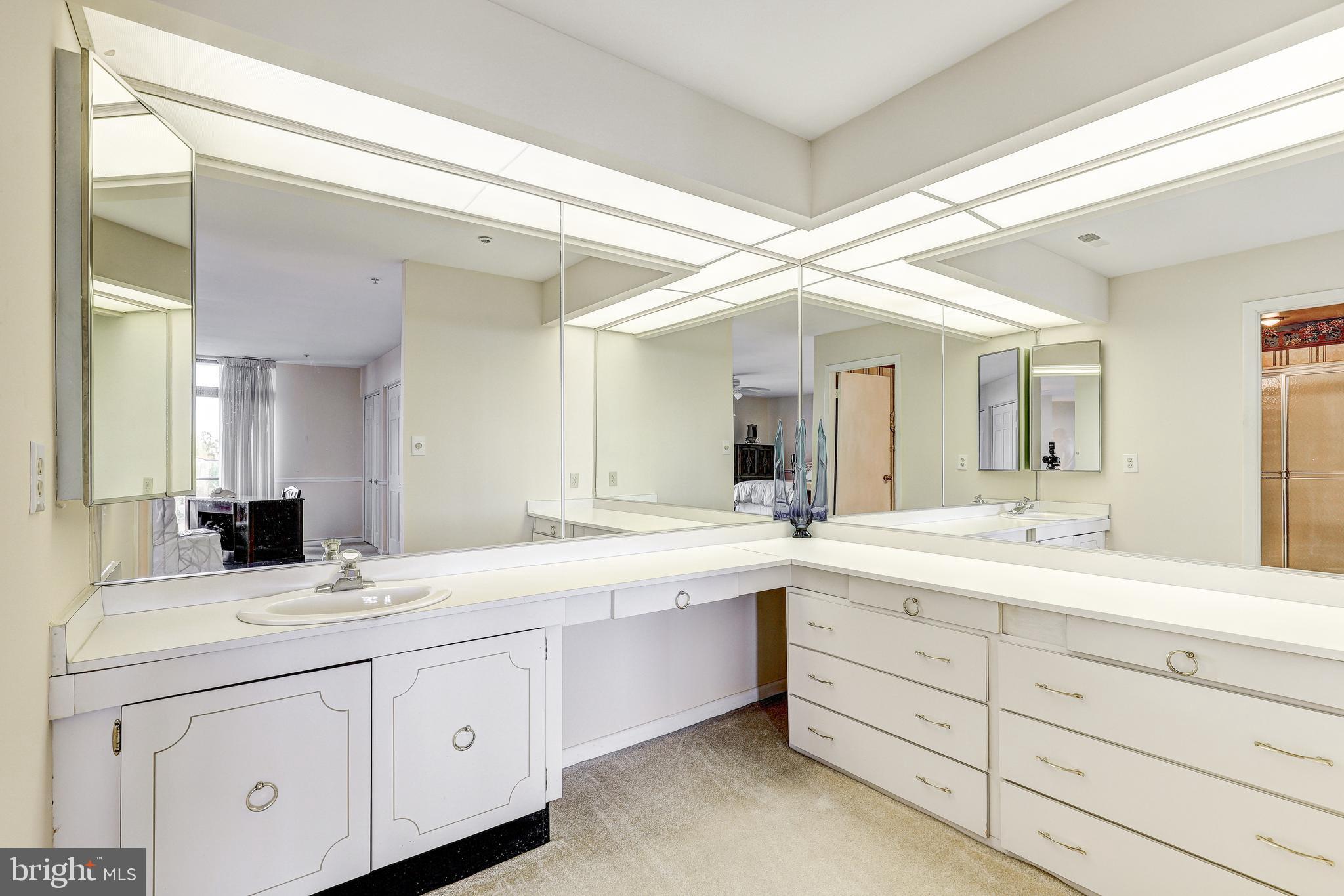 DULANEY TOWERS - Residential